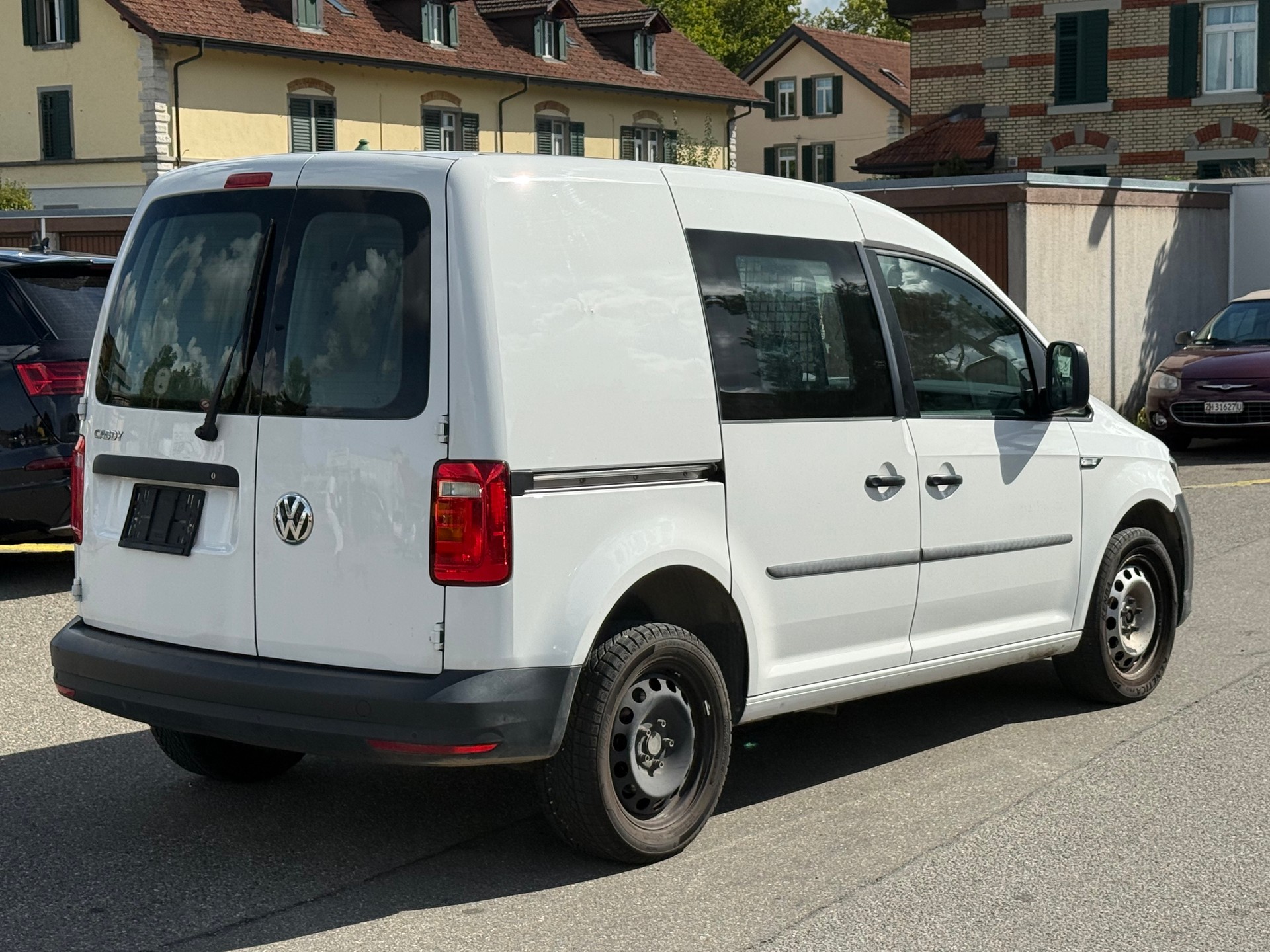 VW Caddy 2.0TDI BlueMotion Technology DSG-image-4