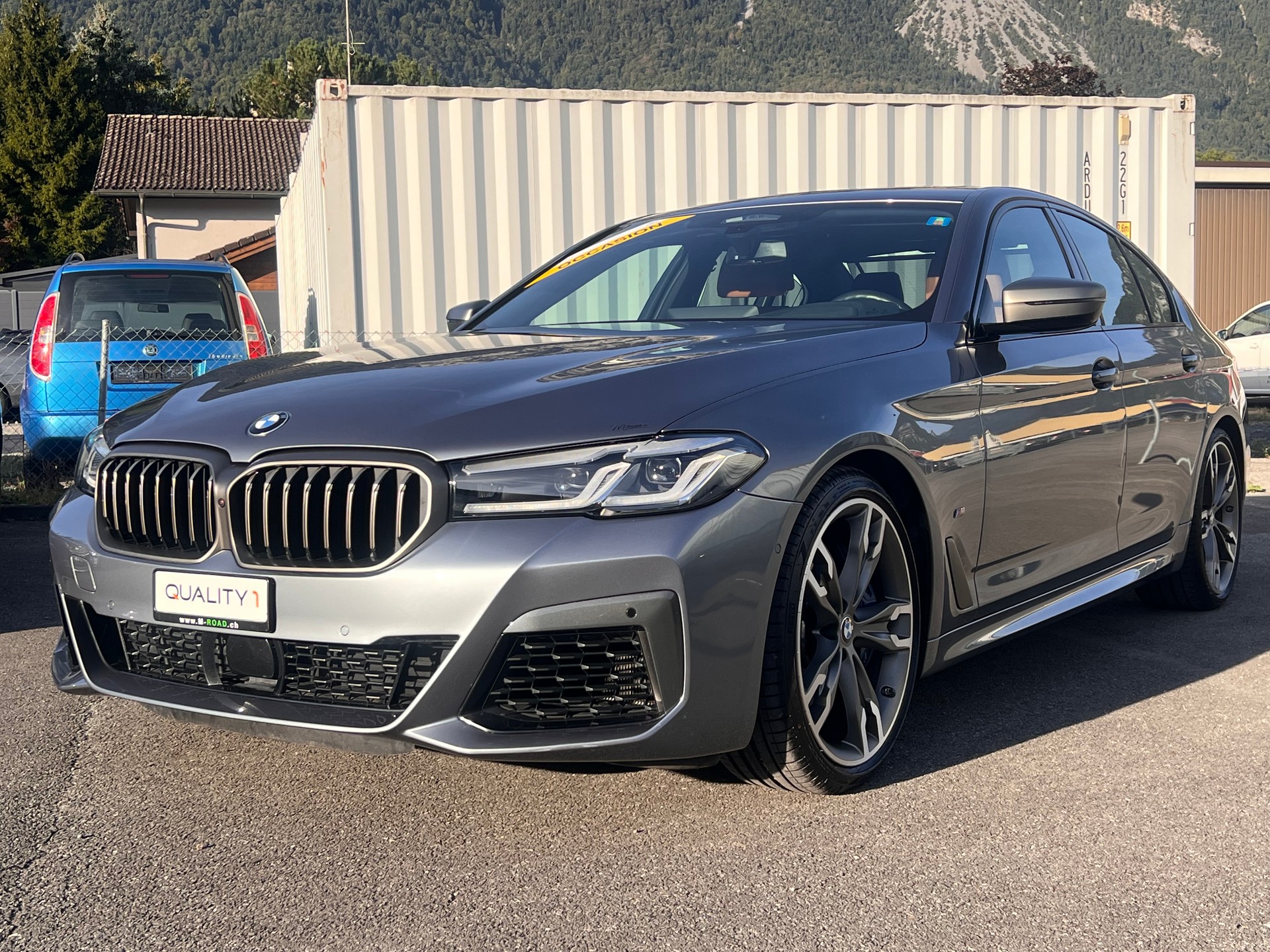 BMW M550i xDrive Steptronic-image-0