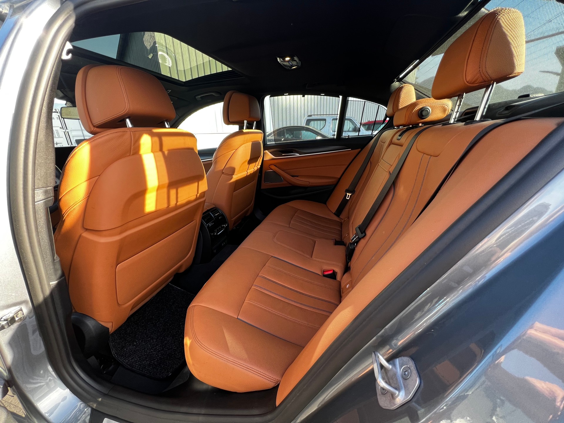 BMW M550i xDrive Steptronic-image-9