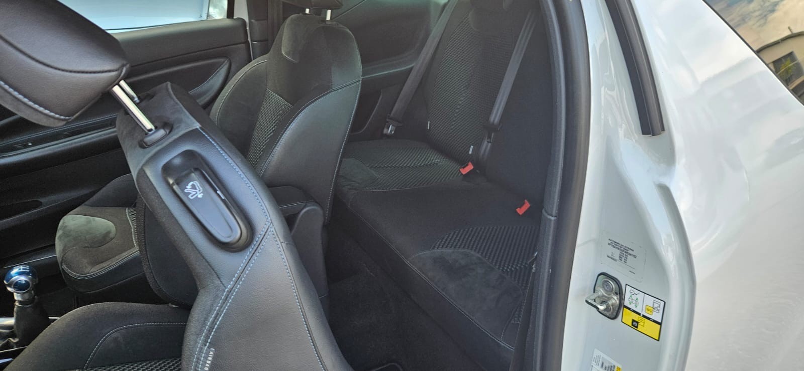 DS AUTOMOBILES DS3 1.2 Pure Tech Eye Tech-image-4