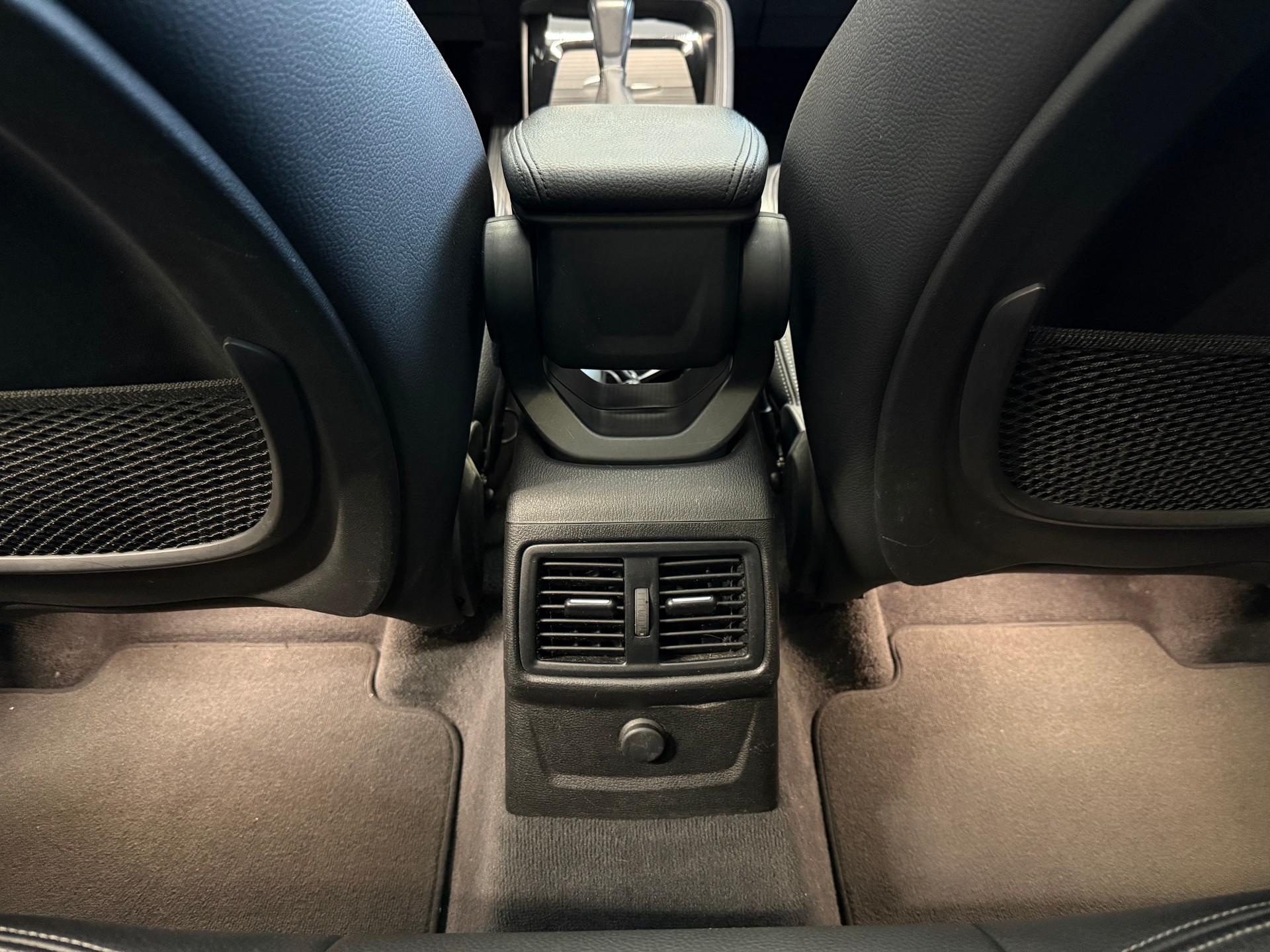 BMW X1 xDrive 20i Sport Line Steptronic-image-19