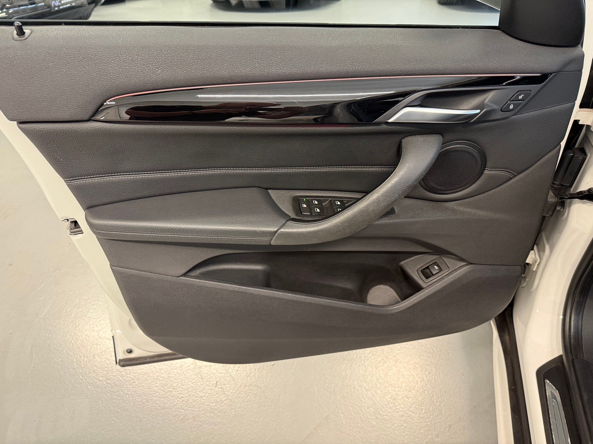 BMW X1 xDrive 20i Sport Line Steptronic-image-13