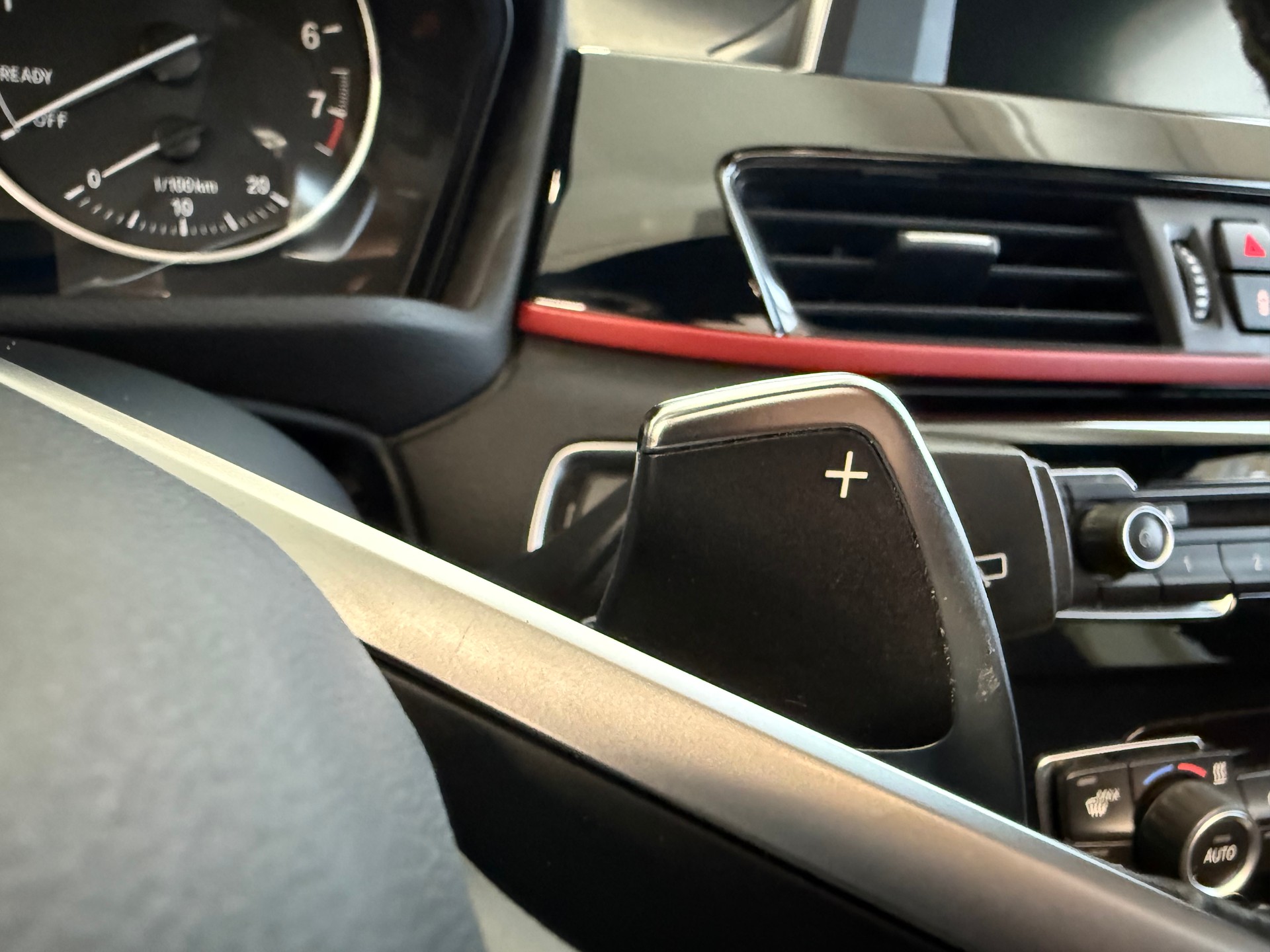 BMW X1 xDrive 20i Sport Line Steptronic-image-8