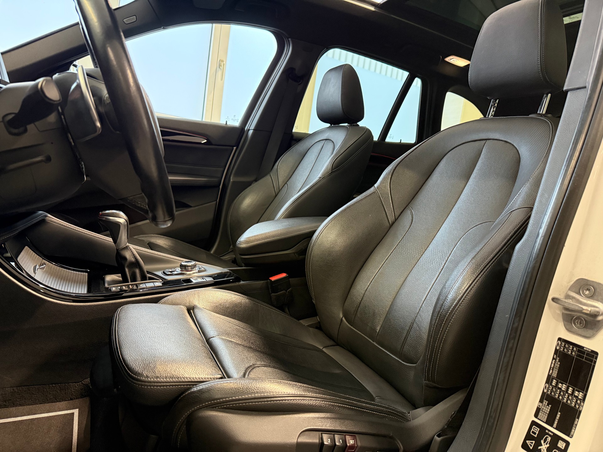BMW X1 xDrive 20i Sport Line Steptronic-image-15