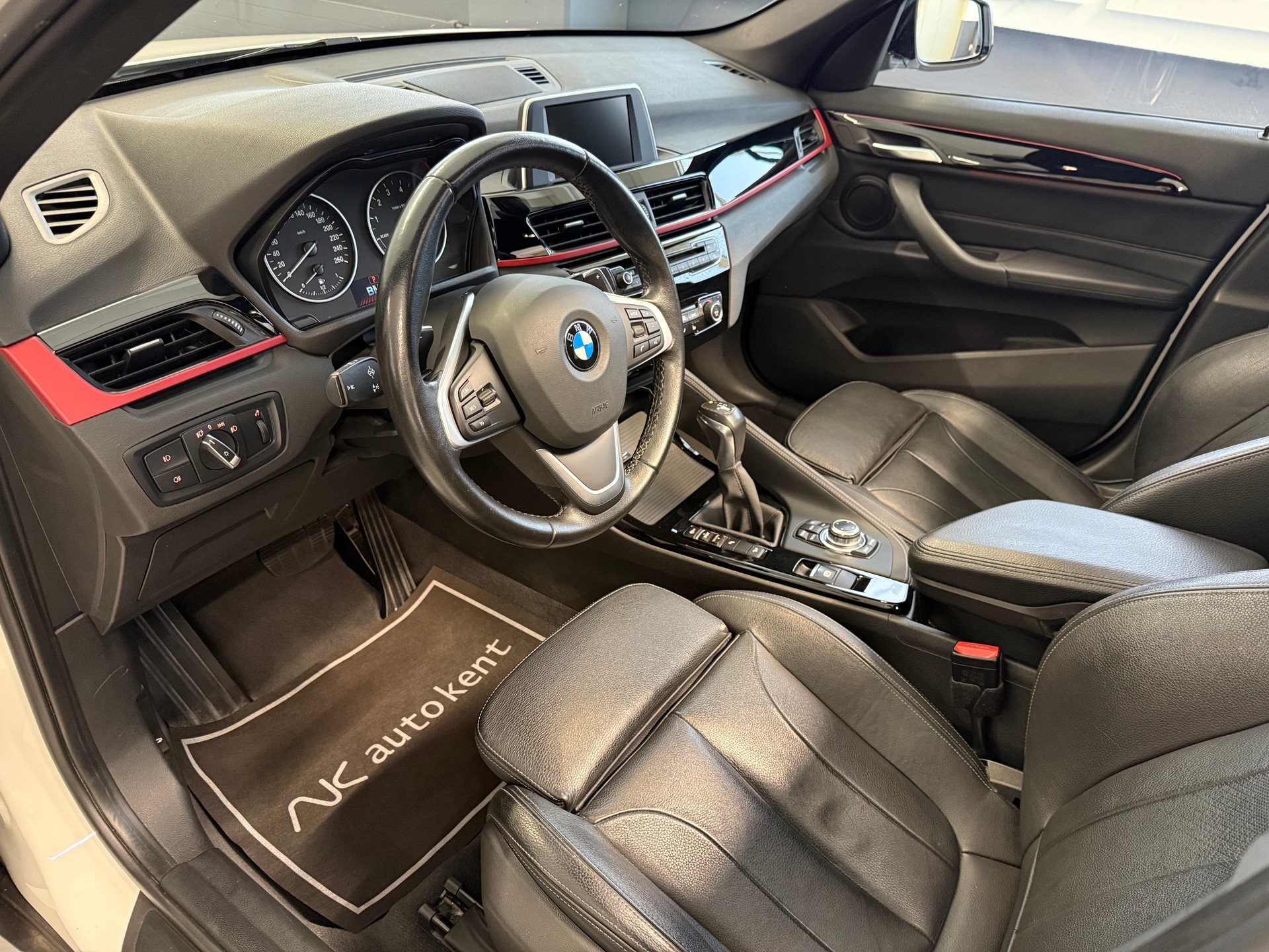 BMW X1 xDrive 20i Sport Line Steptronic-image-6