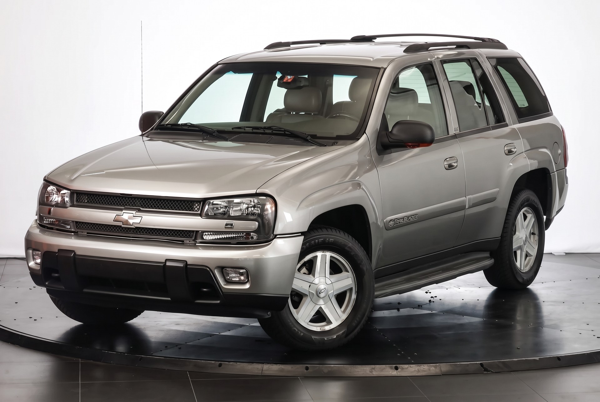 CHEVROLET TrailBlazer 4.2 LTZ Sièges électriques chauffants / Régulateur / Vitres teintées-image-4