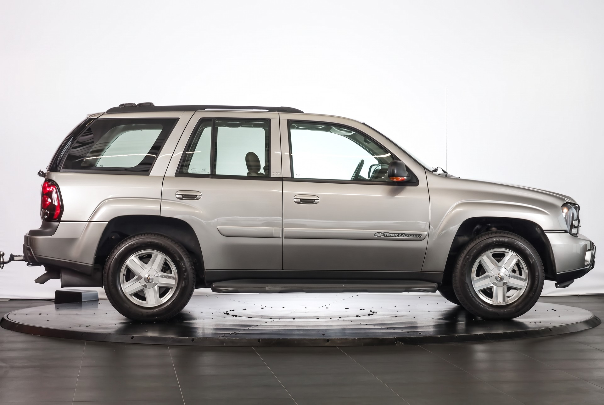 CHEVROLET TrailBlazer 4.2 LTZ Sièges électriques chauffants / Régulateur / Vitres teintées-image-6