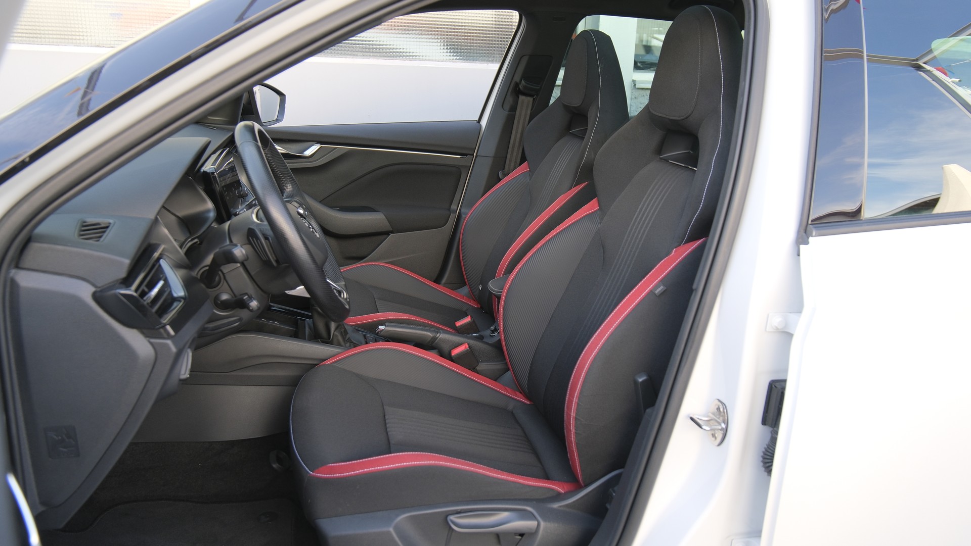 SKODA Kamiq 1.5 TSI Monte Carlo DSG-showroom-element-3