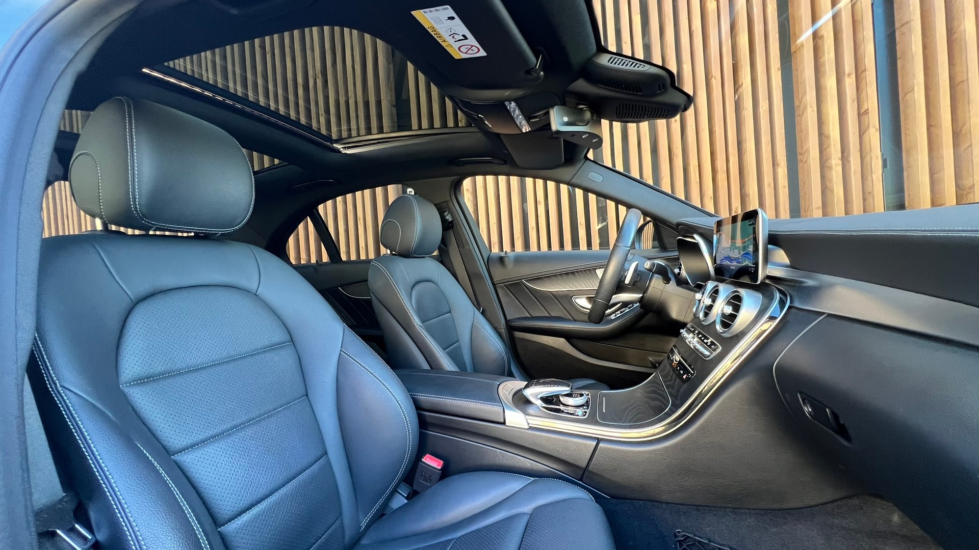 MERCEDES-BENZ C 200 SWISS STAR AMG LINE NIGHT 4MATIC 9G-TRONIC l 184 PS-image-23