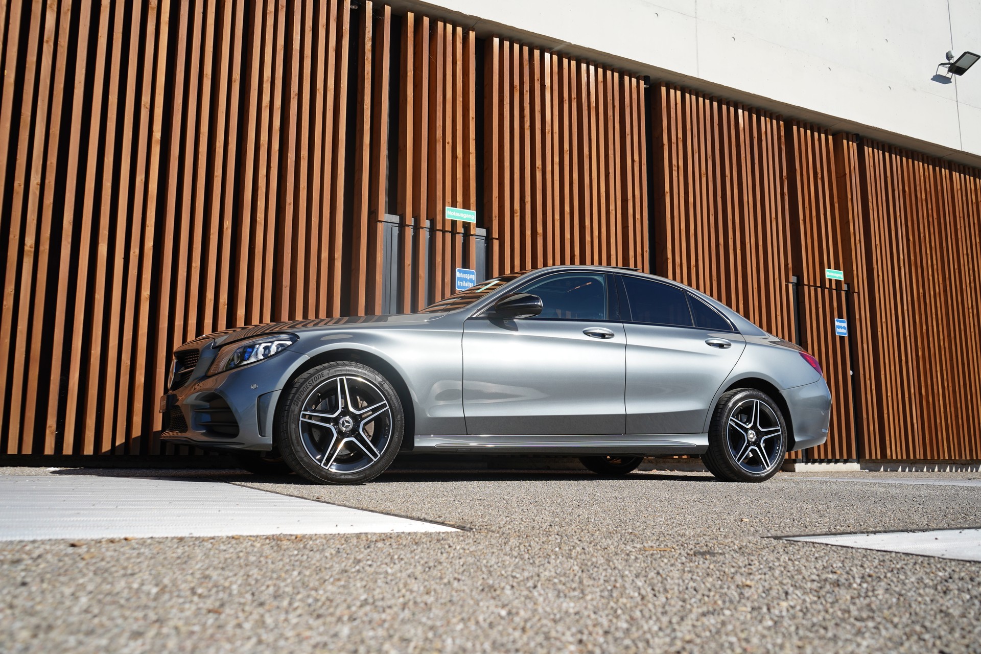 MERCEDES-BENZ C 200 SWISS STAR AMG LINE NIGHT 4MATIC 9G-TRONIC l 184 PS-image-10