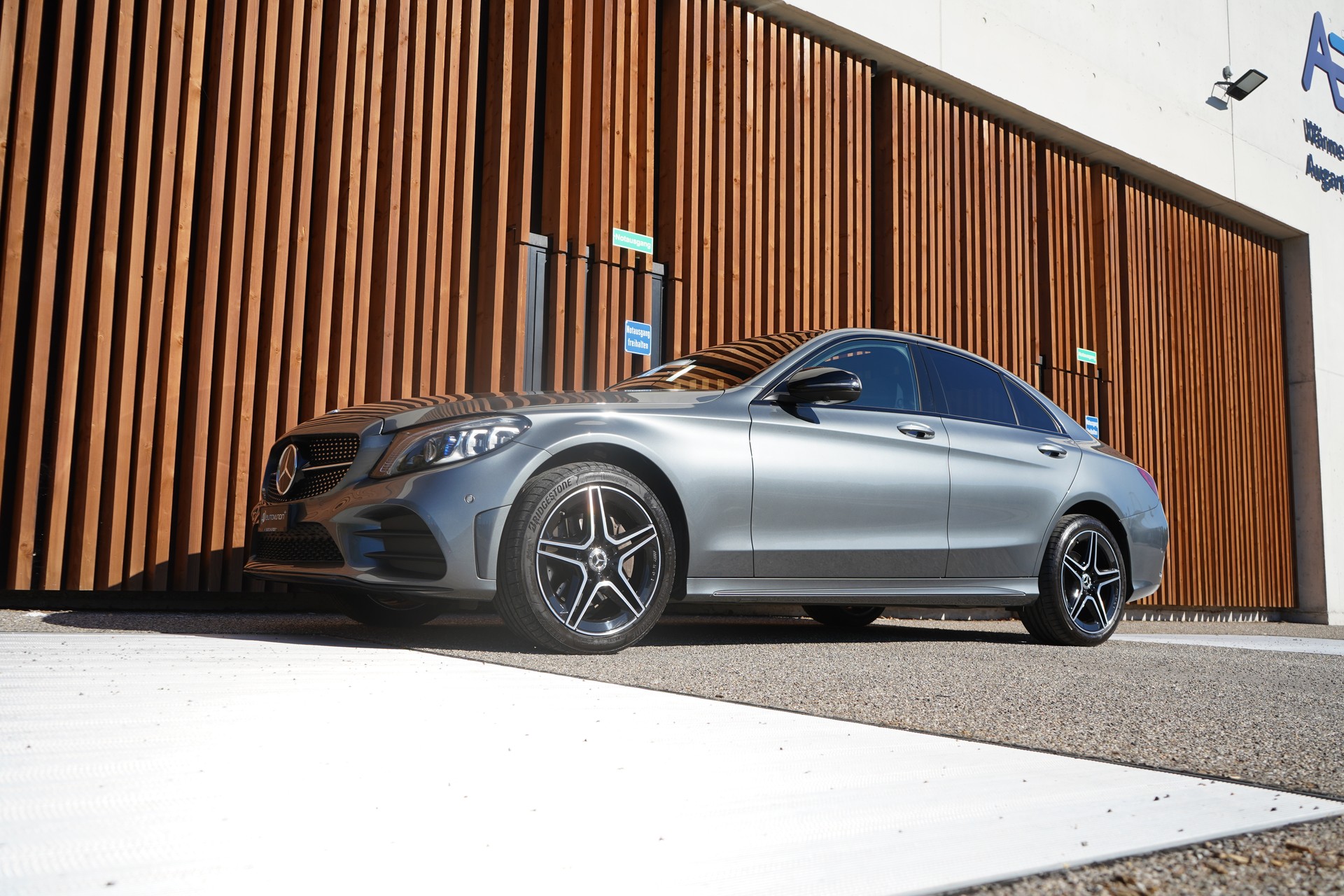 MERCEDES-BENZ C 200 SWISS STAR AMG LINE NIGHT 4MATIC 9G-TRONIC l 184 PS-image-12