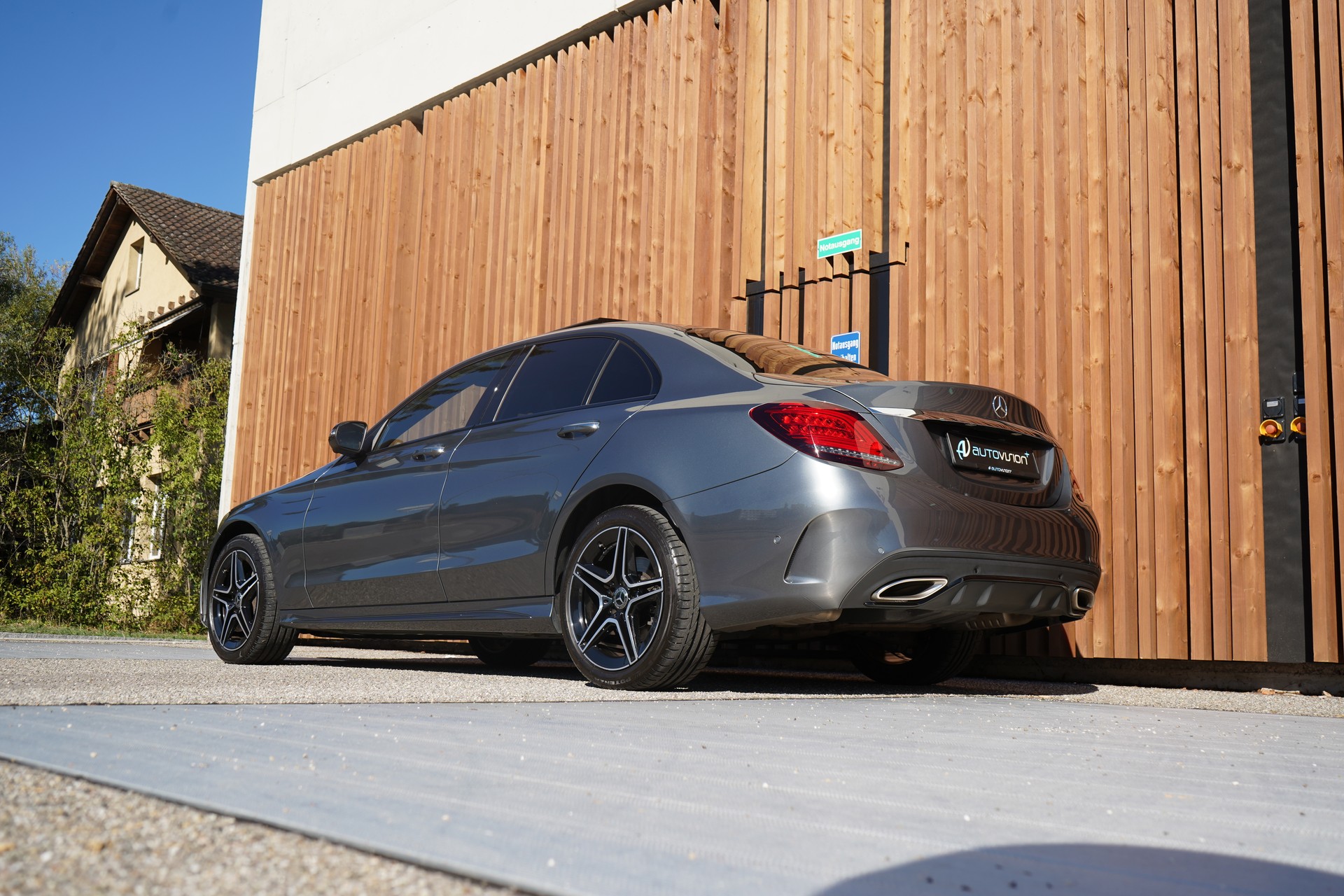 MERCEDES-BENZ C 200 SWISS STAR AMG LINE NIGHT 4MATIC 9G-TRONIC l 184 PS-image-9