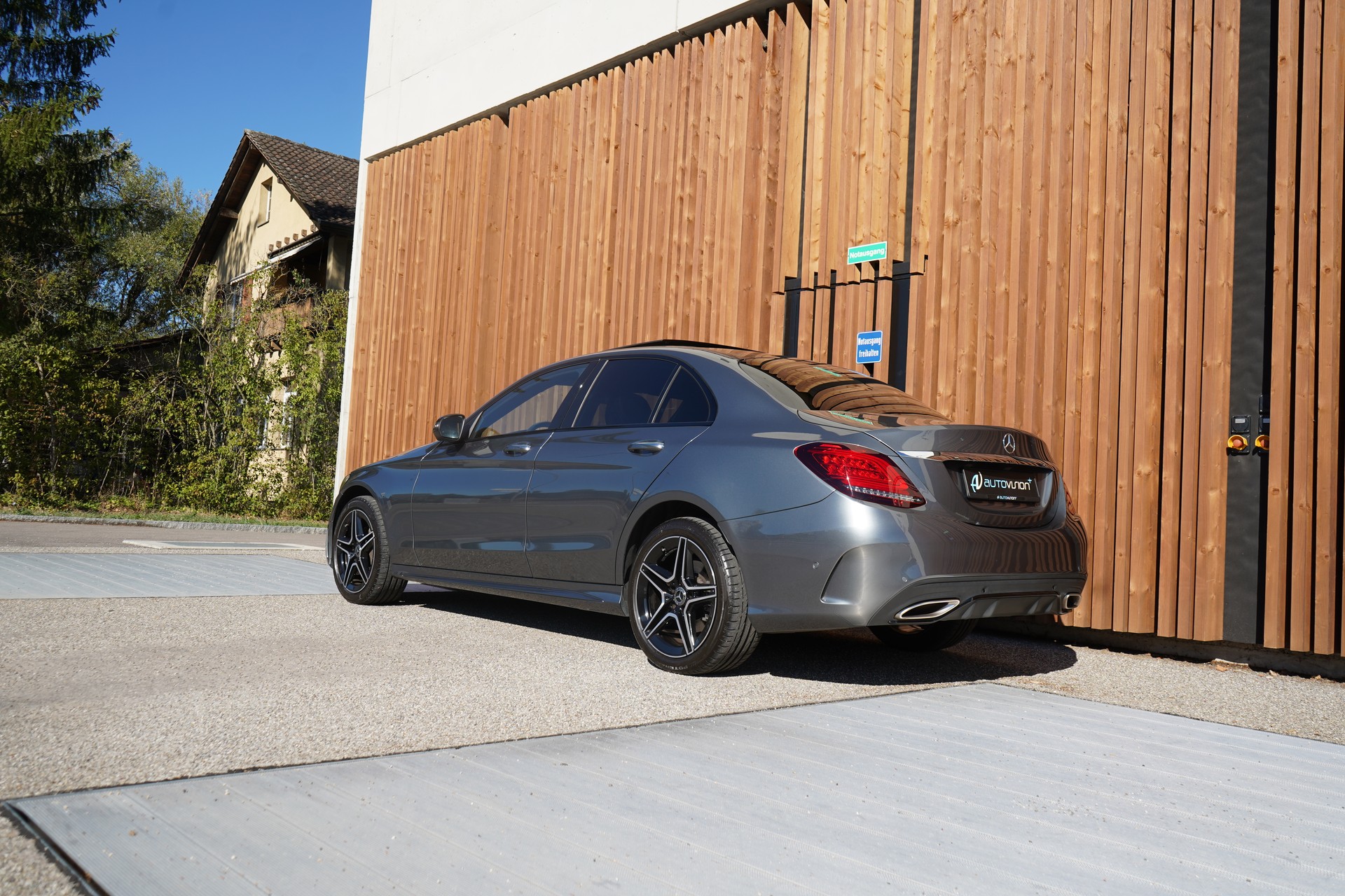 MERCEDES-BENZ C 200 SWISS STAR AMG LINE NIGHT 4MATIC 9G-TRONIC l 184 PS-image-11