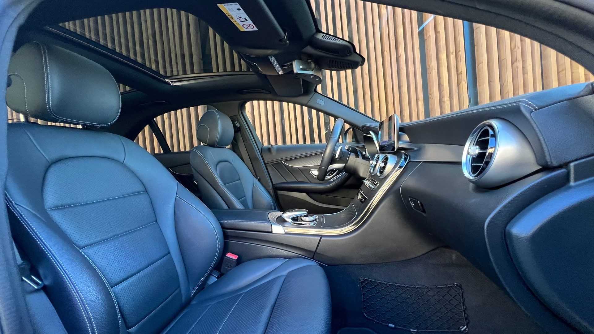 MERCEDES-BENZ C 200 SWISS STAR AMG LINE NIGHT 4MATIC 9G-TRONIC l 184 PS-image-25