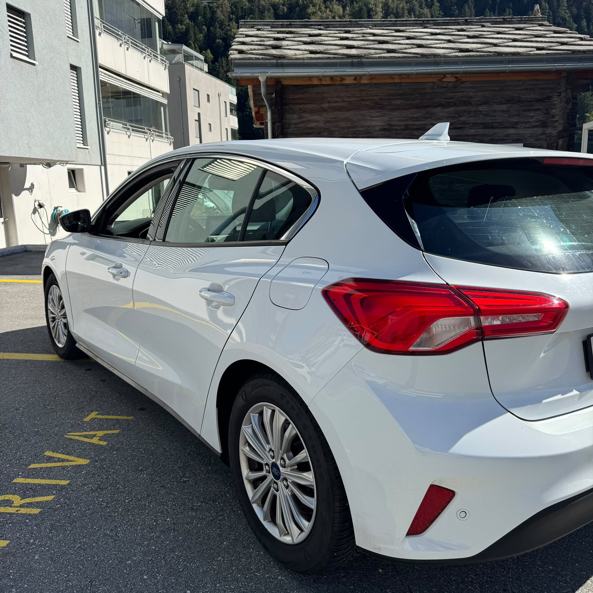 FORD Focus 1.5 TDCi Titanium Automatic-image-3