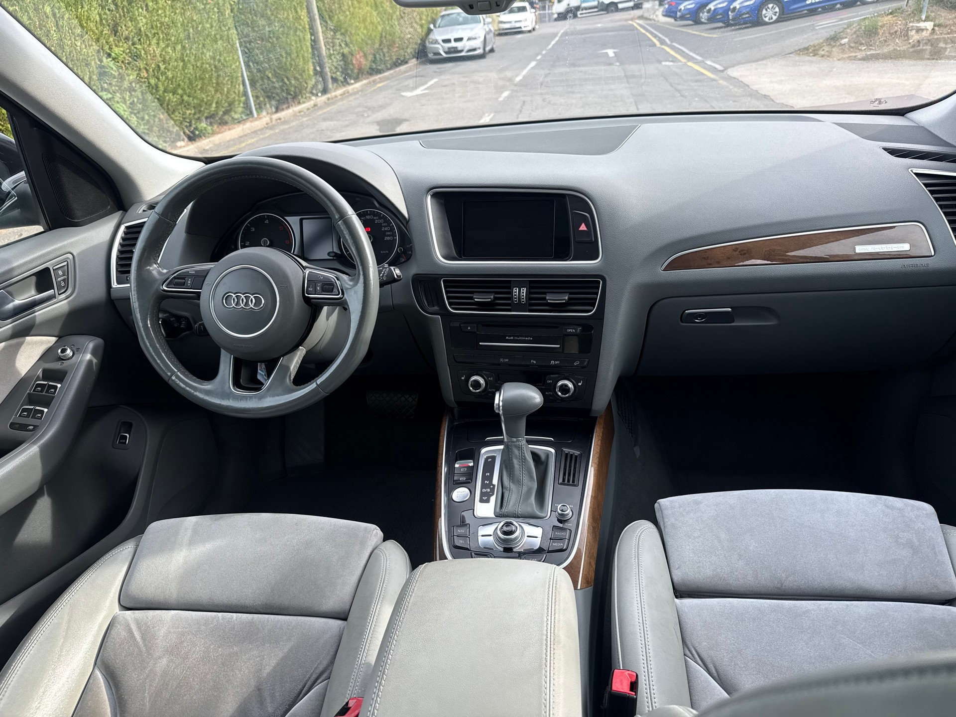 AUDI Q5 3.0 TDI quattro S-tronic-image-9