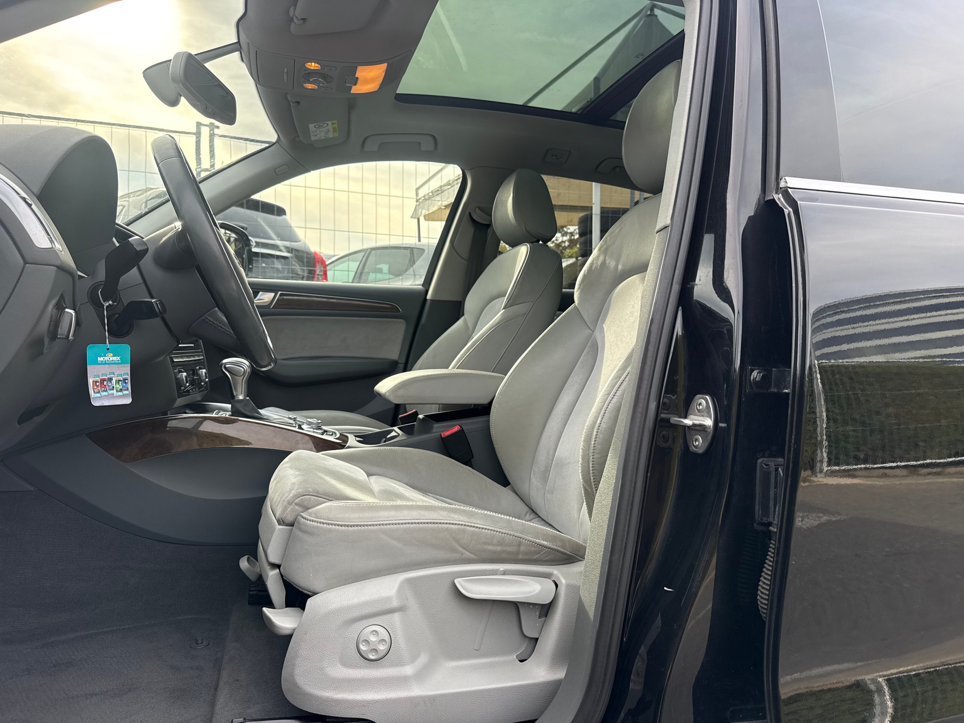 AUDI Q5 3.0 TDI quattro S-tronic-image-10