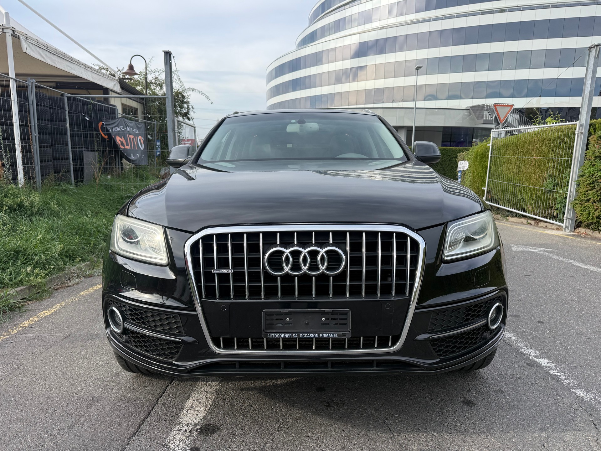 AUDI Q5 3.0 TDI quattro S-tronic-image-1