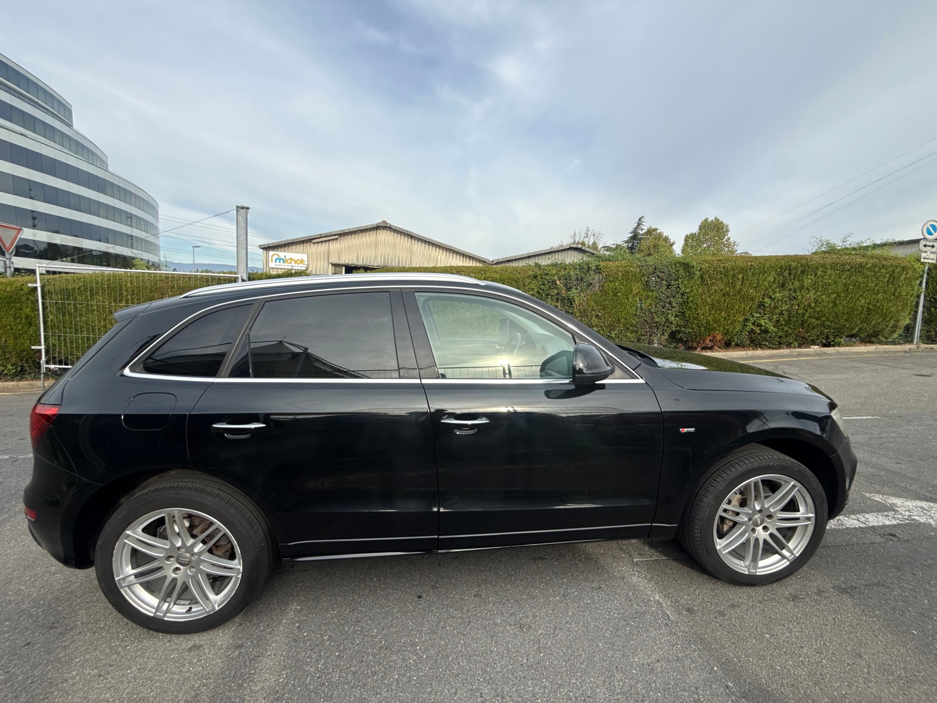 AUDI Q5 3.0 TDI quattro S-tronic-image-7
