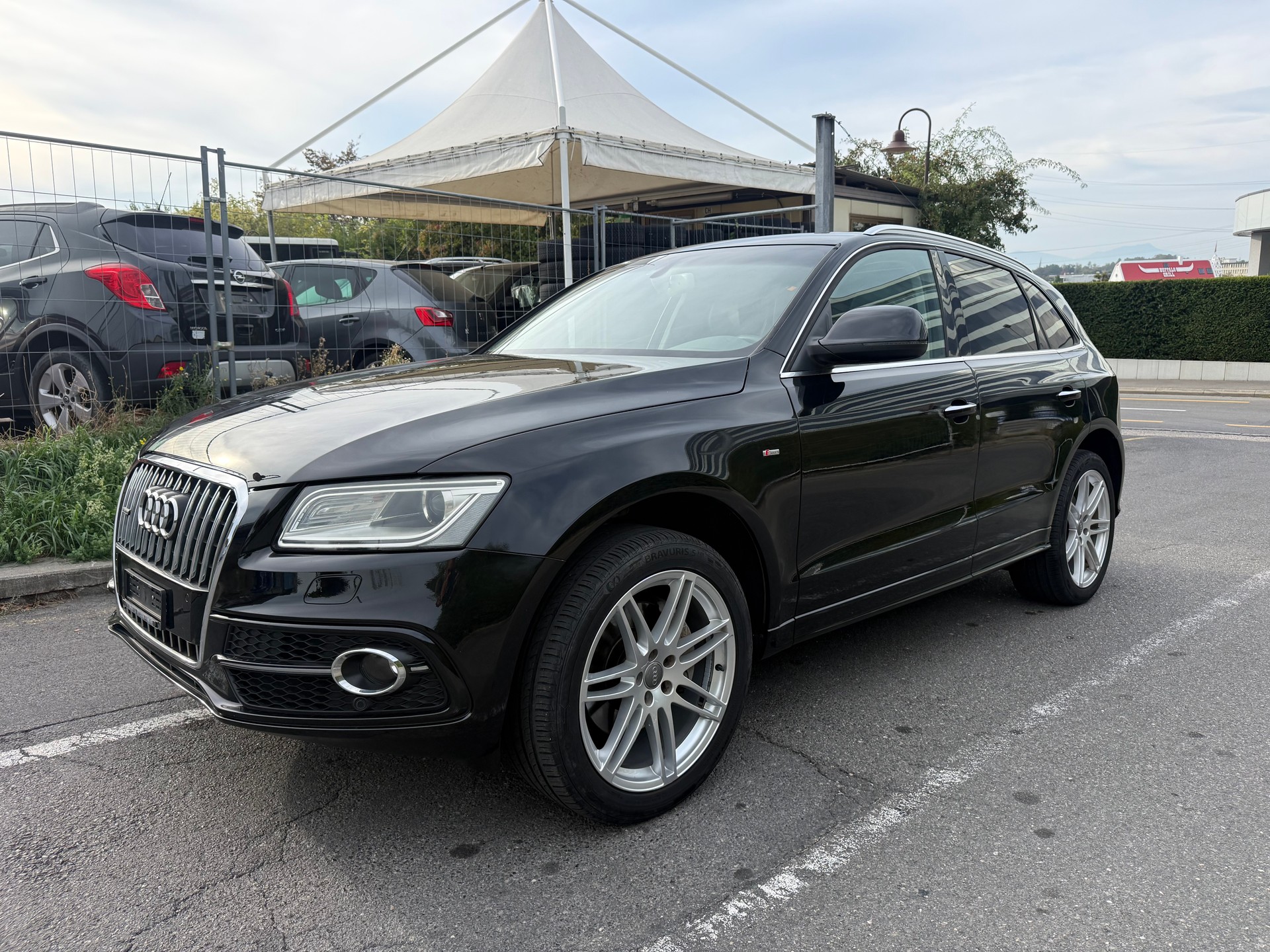 AUDI Q5 3.0 TDI quattro S-tronic-image-2