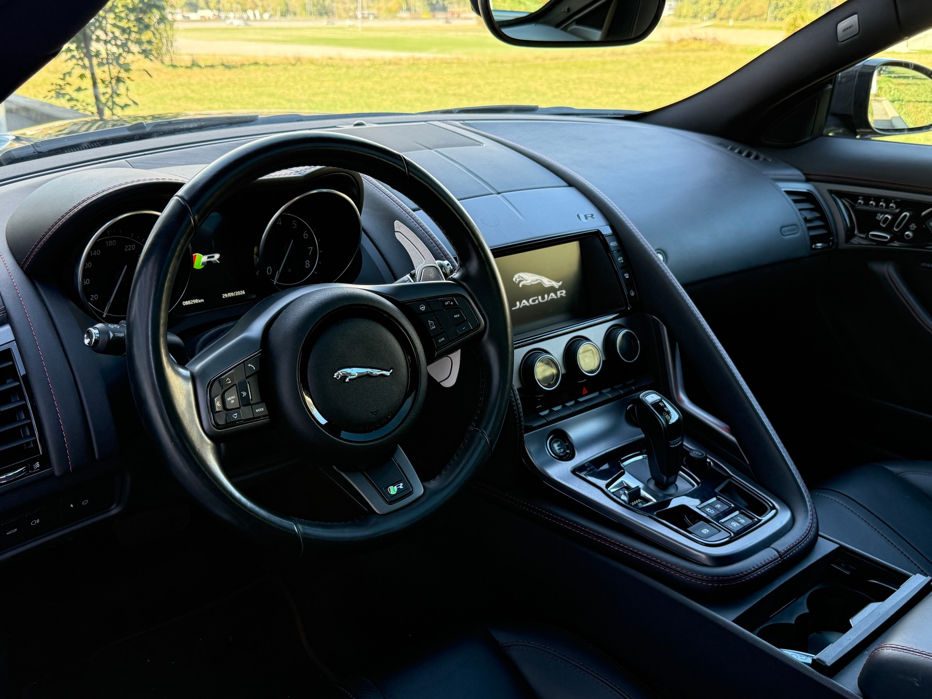 JAGUAR F-Type Coupé R 5.0 V8 S/C AWD-image-7