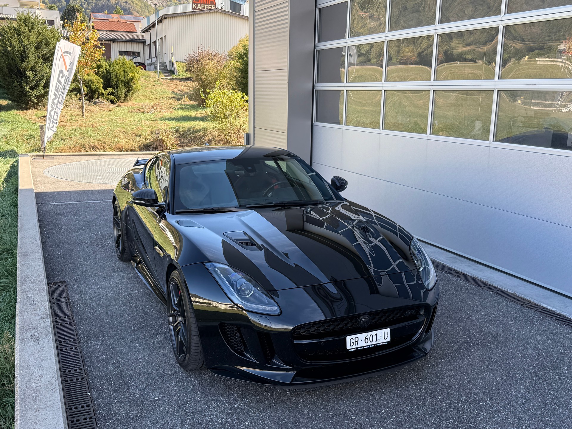JAGUAR F-Type Coupé R 5.0 V8 S/C AWD-image-1