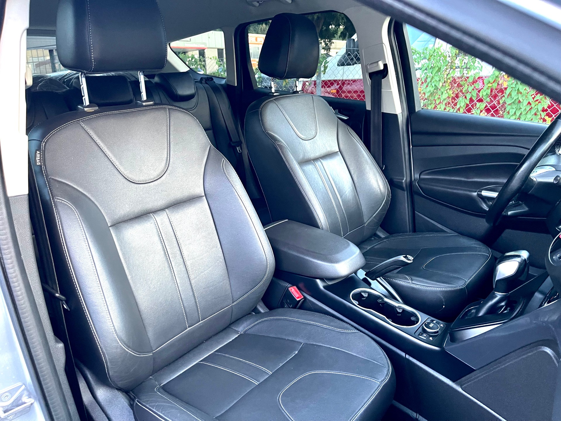 FORD Kuga 2.0 TDCi Titanium S 4WD PowerShift-image-11