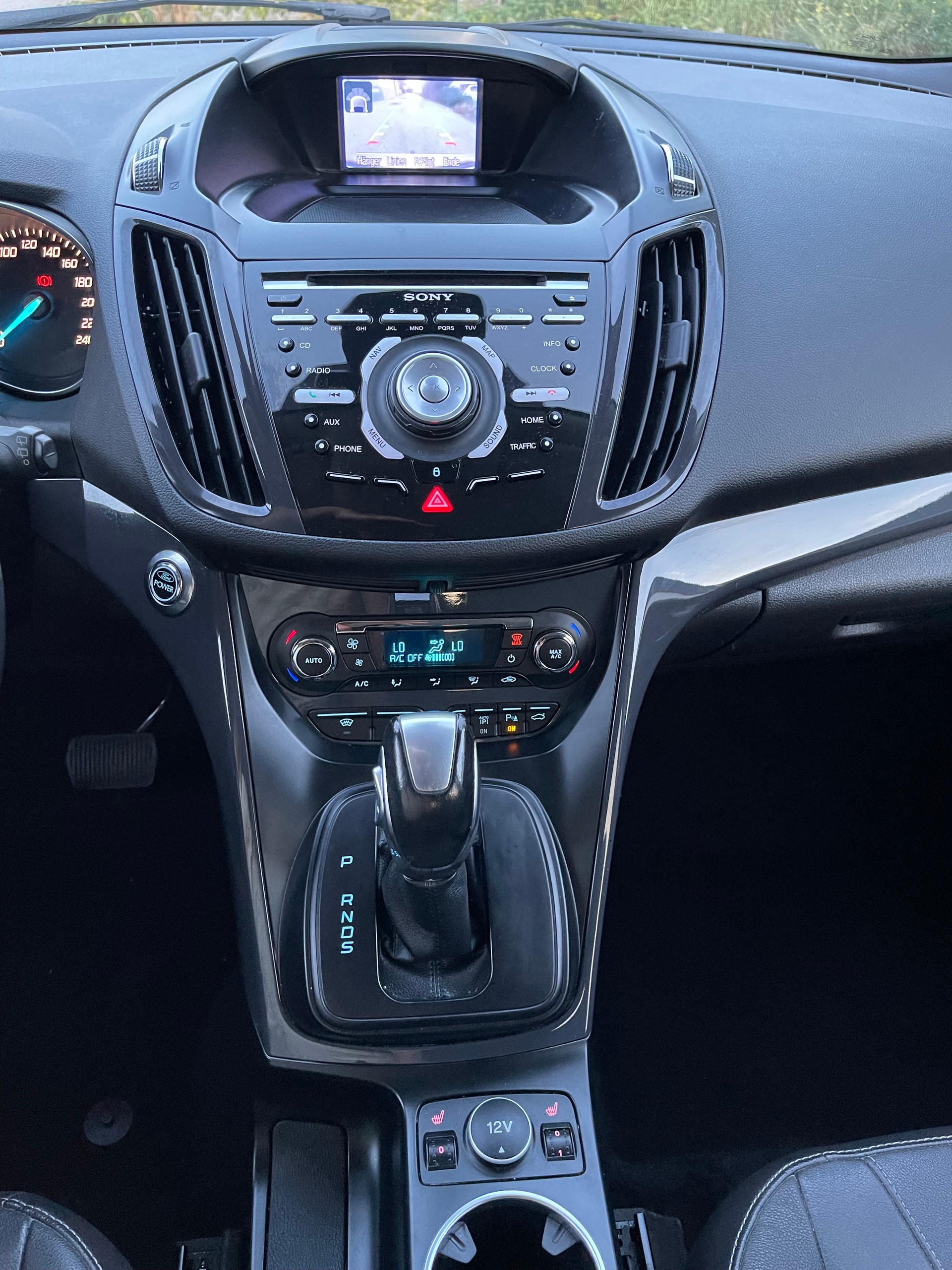 FORD Kuga 2.0 TDCi Titanium S 4WD PowerShift-image-15