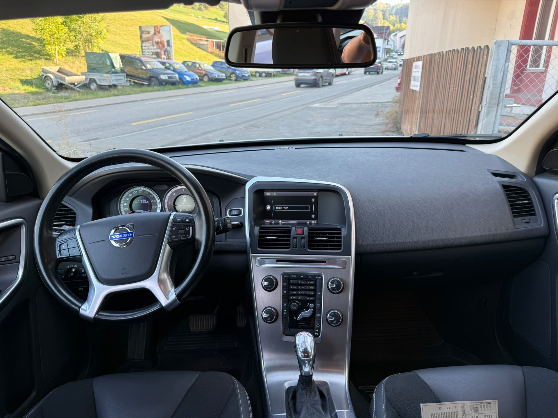 VOLVO XC60 D4 AWD Husky Edition Geartronic-image-9