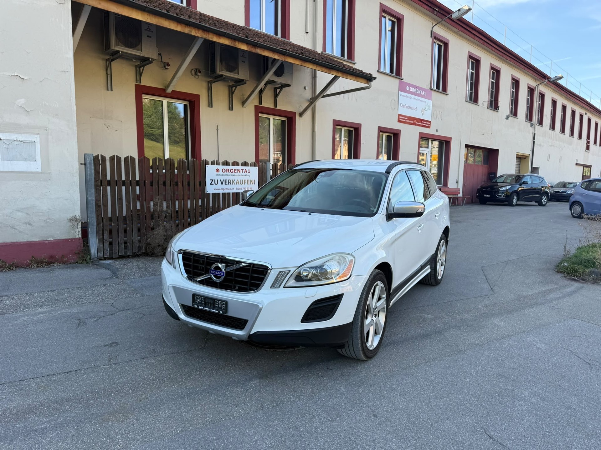 VOLVO XC60 D4 AWD Husky Edition Geartronic-image-0