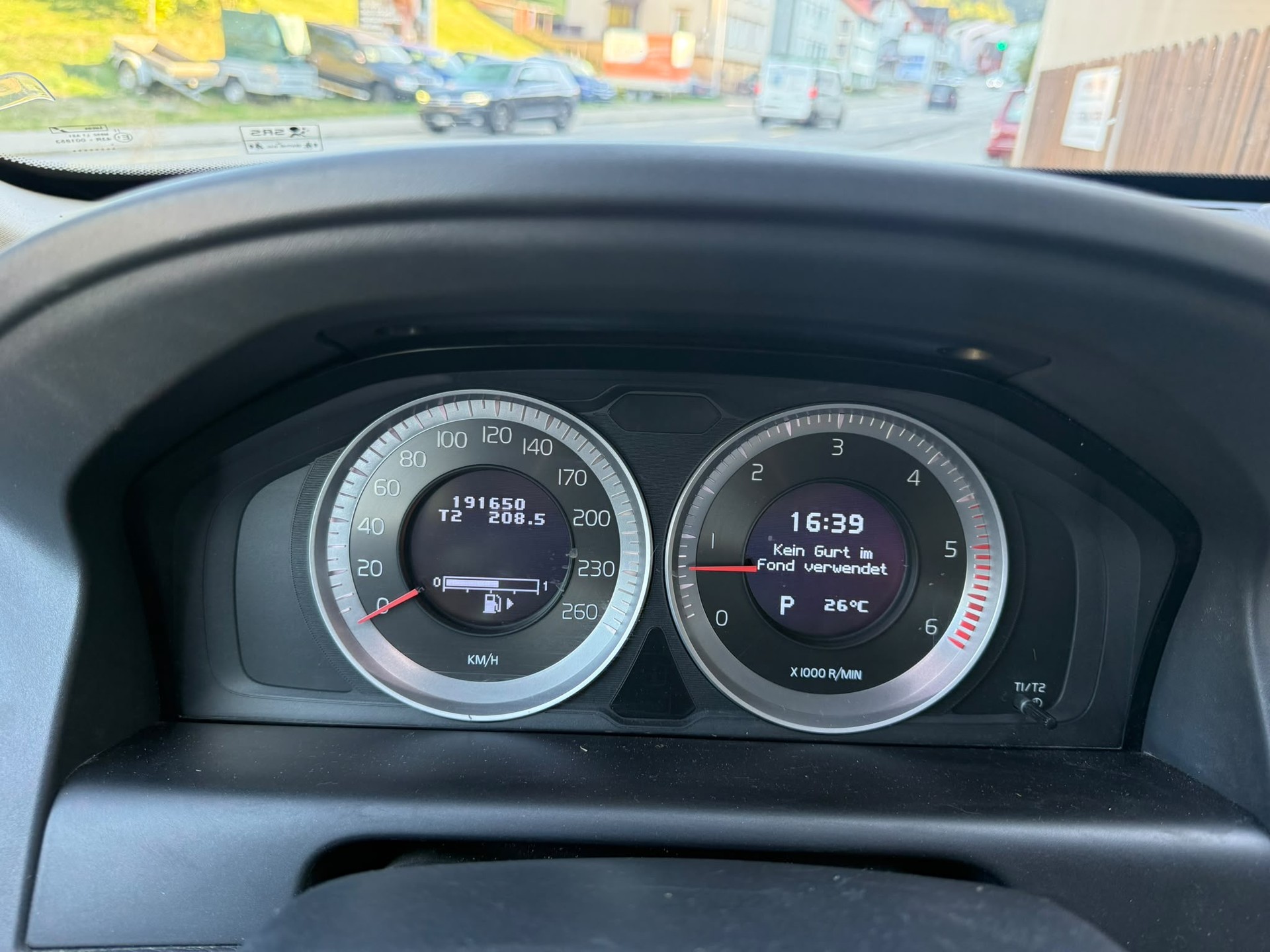 VOLVO XC60 D4 AWD Husky Edition Geartronic-image-11
