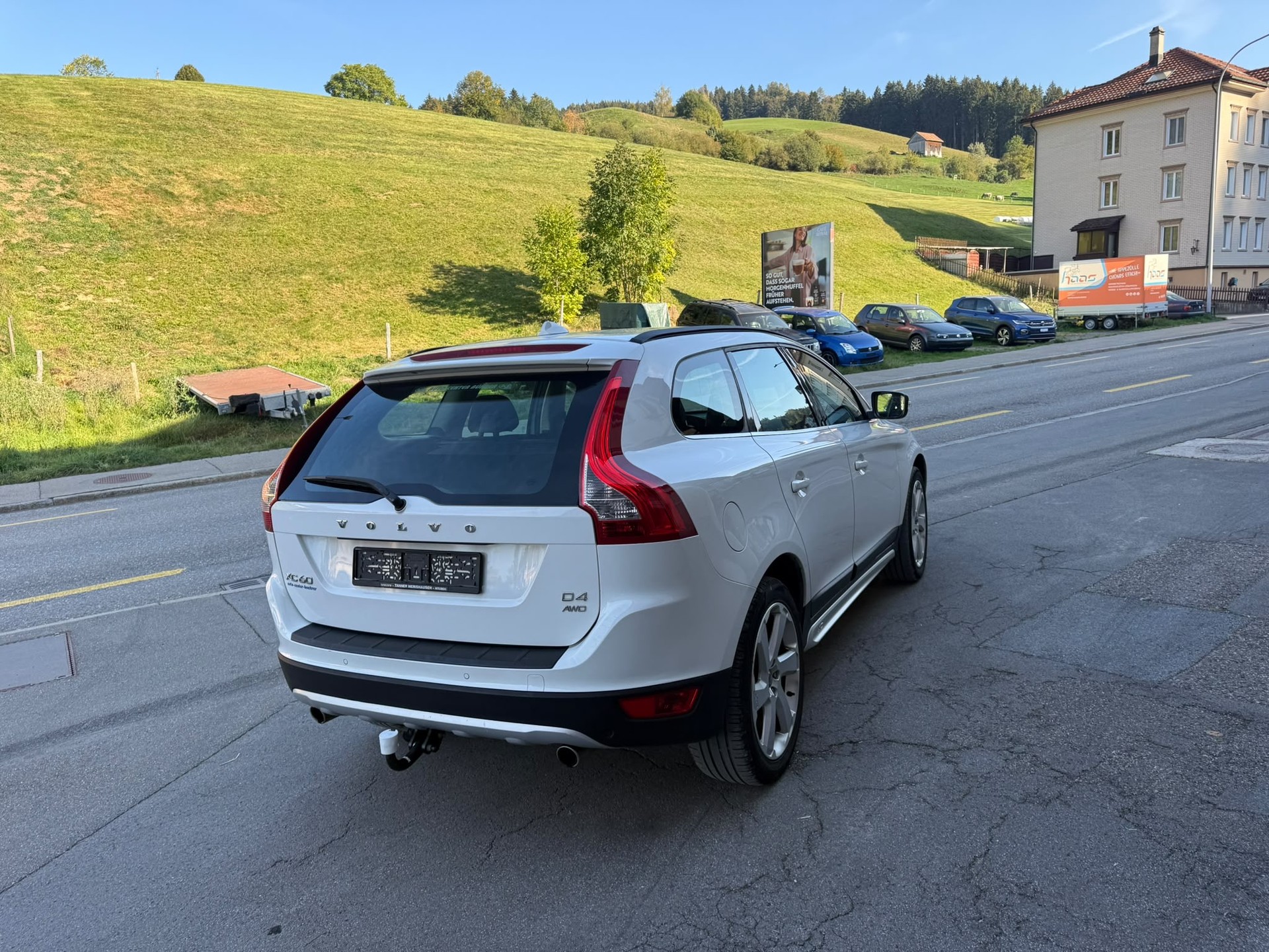 VOLVO XC60 D4 AWD Husky Edition Geartronic-image-2
