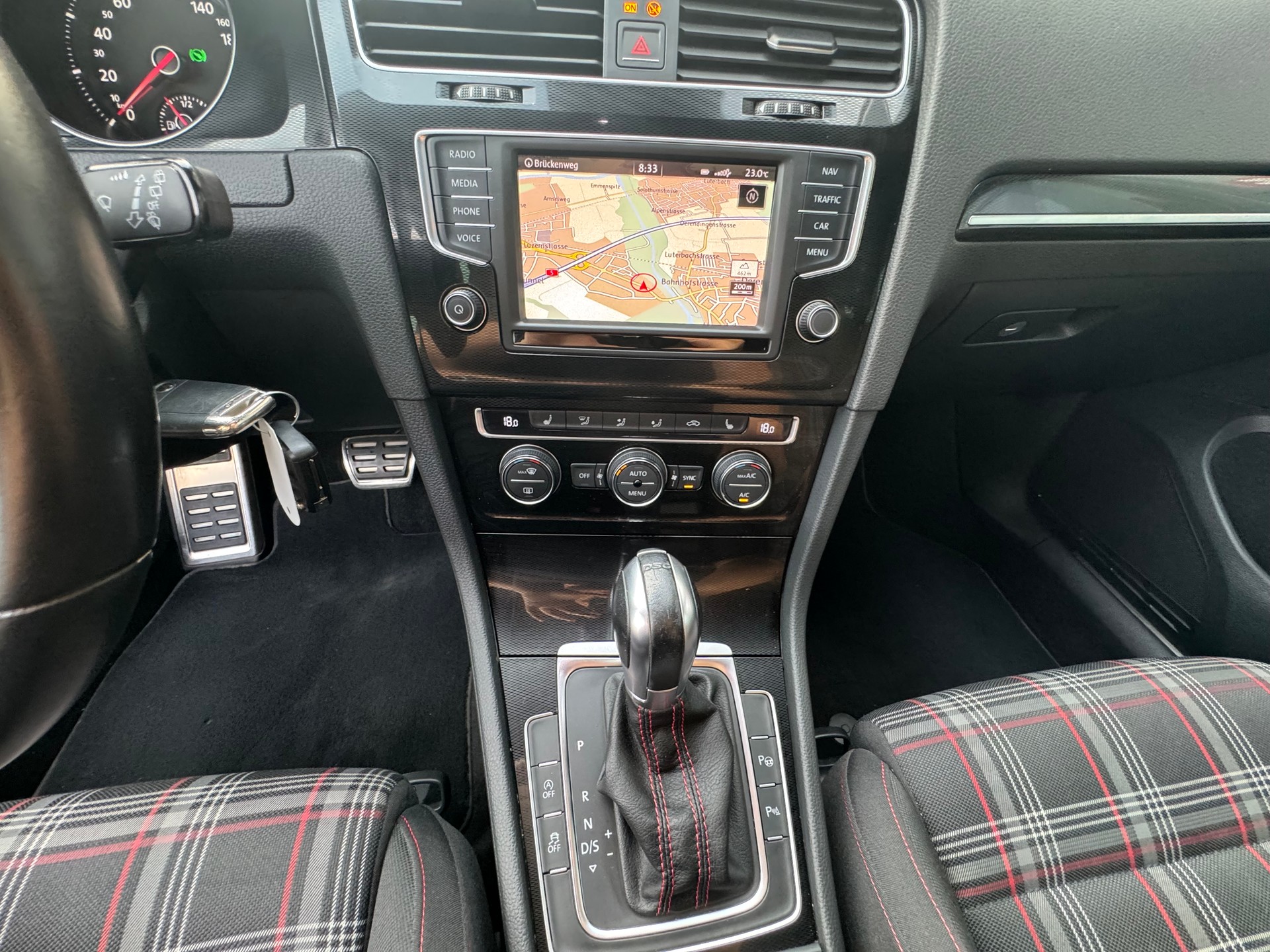 VW Golf 2.0 TSI GTI DSG-image-10