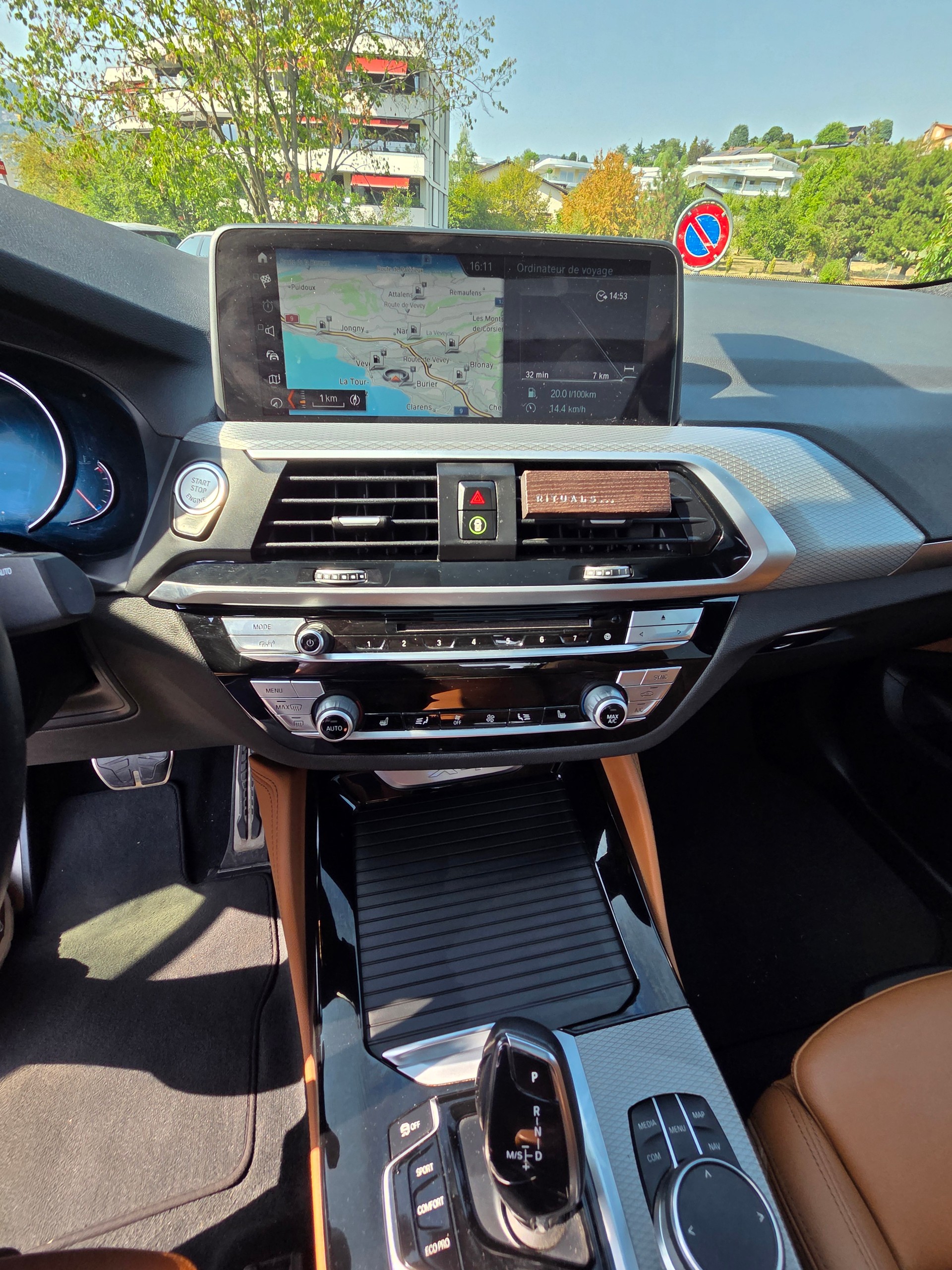 BMW 30i xDrive-image-14
