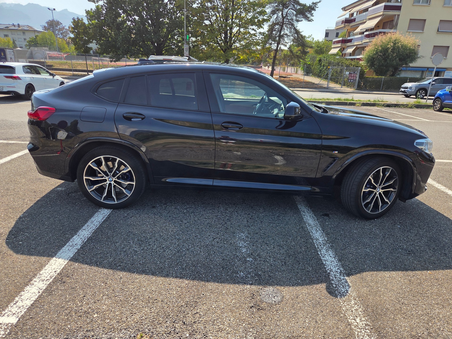 BMW 30i xDrive-image-2