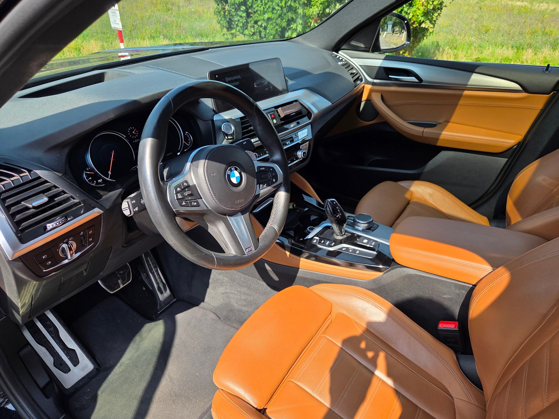 BMW 30i xDrive-image-11