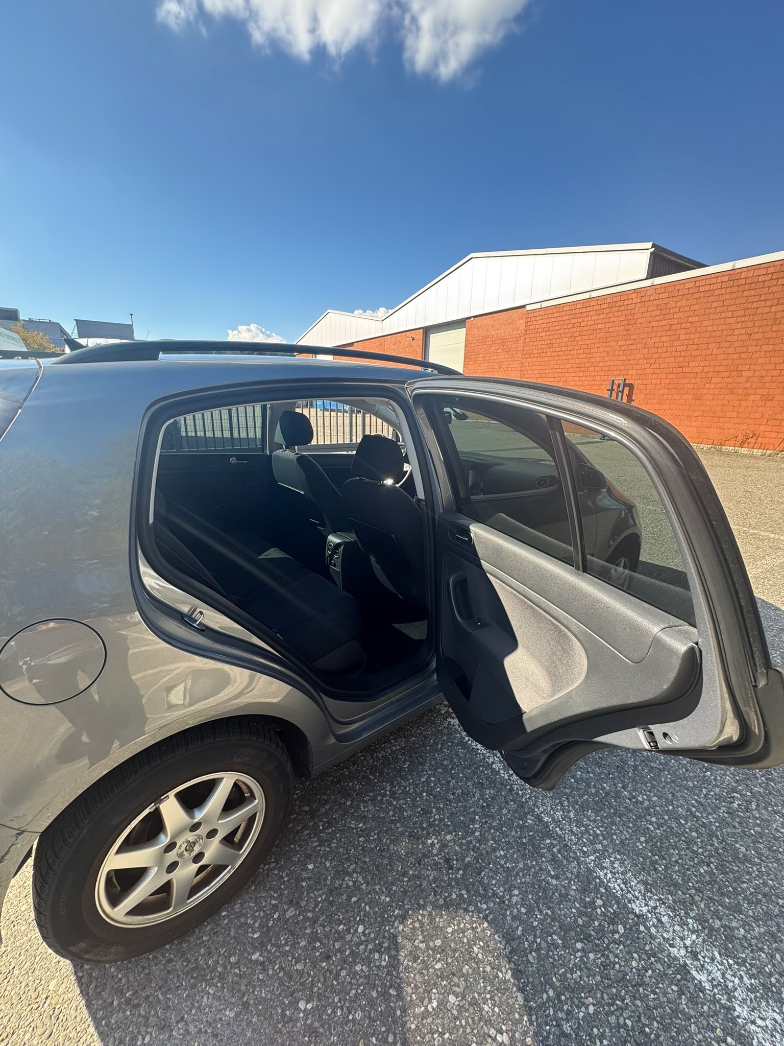 VW Golf Plus 1.2 TSI BlueMotion Technology Team-image-10
