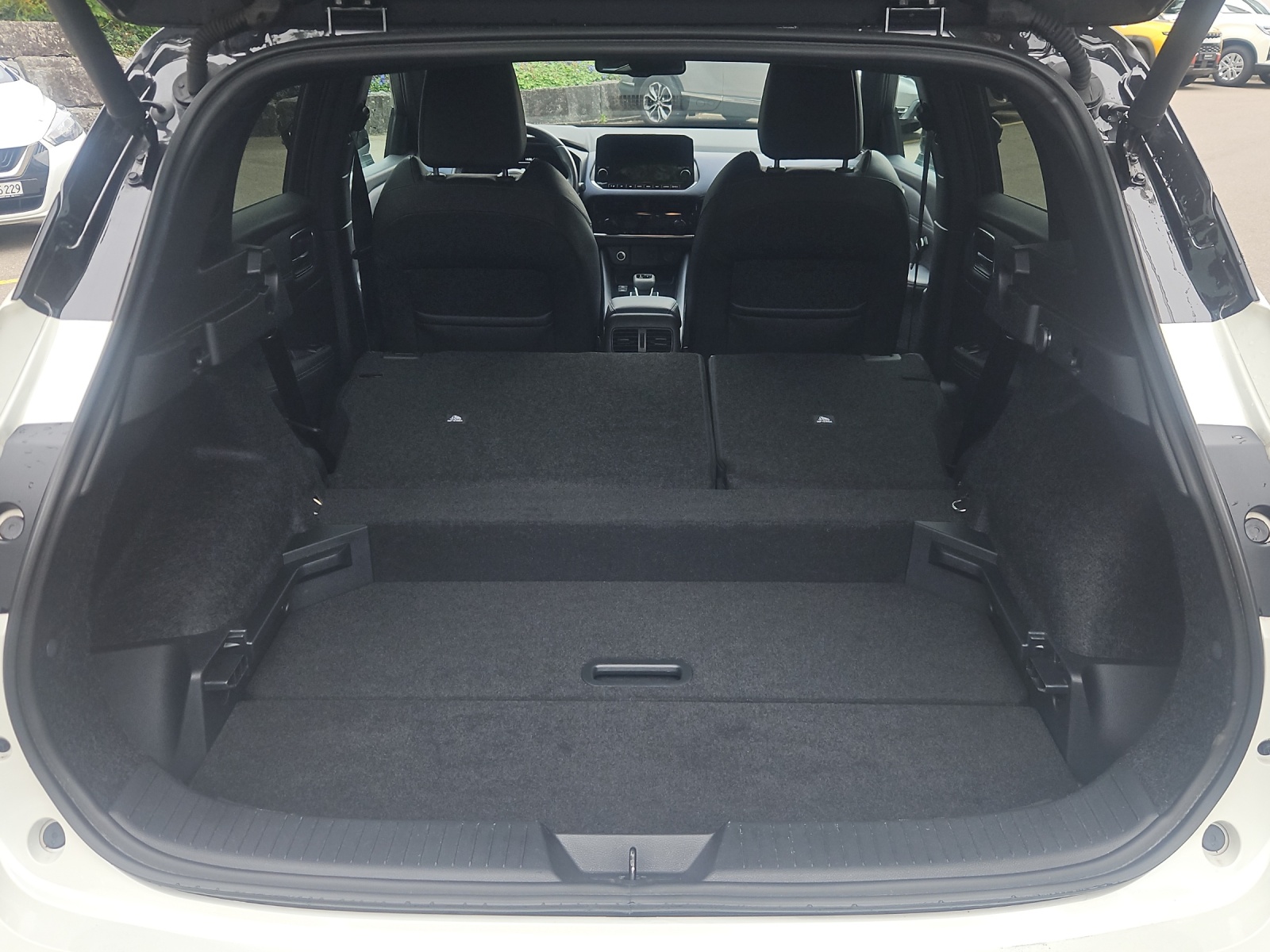 NISSAN Qashqai 1.3 DIG-T Tekna+ 4x4-image-14