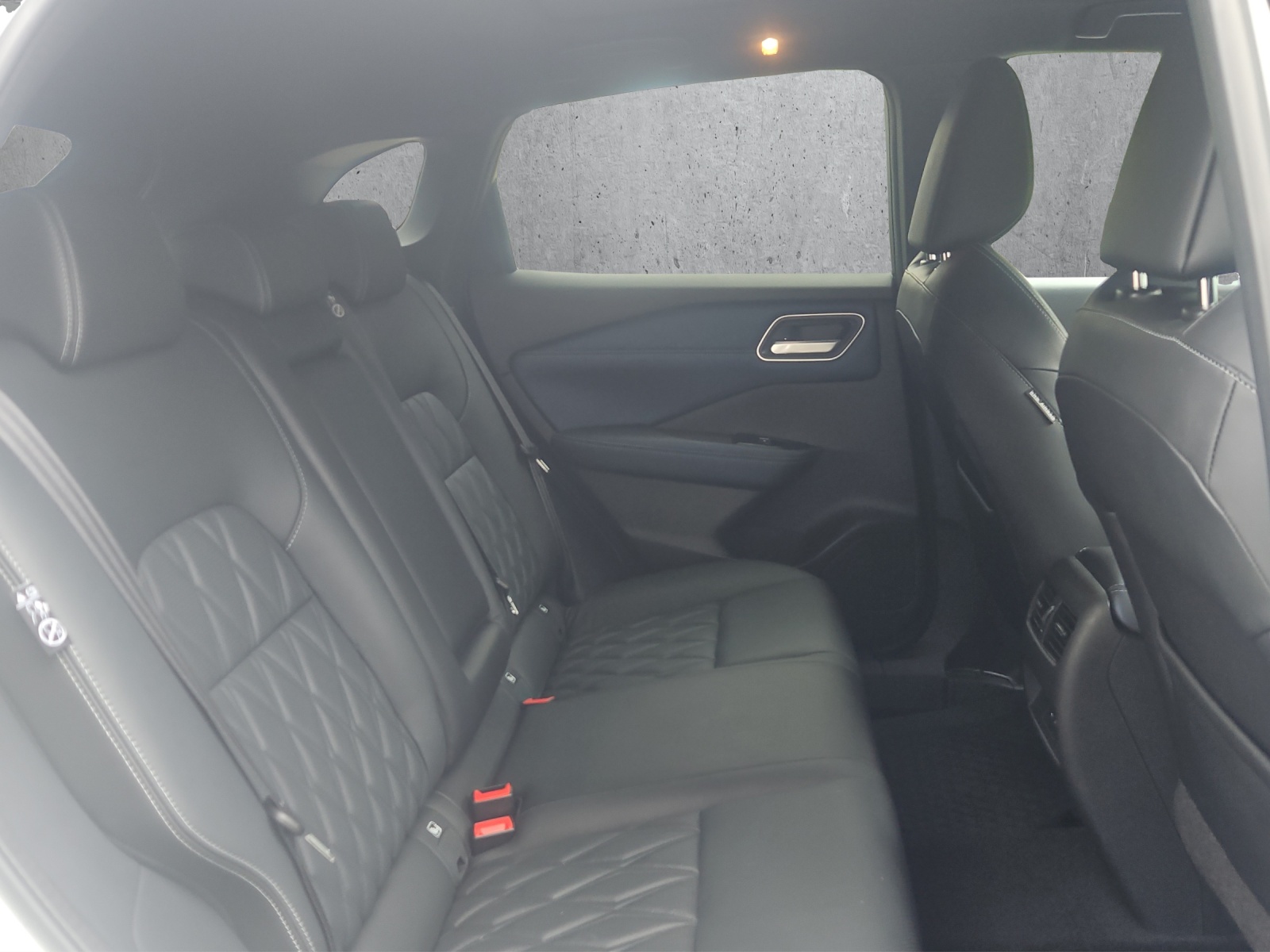 NISSAN Qashqai 1.3 DIG-T Tekna+ 4x4-image-12