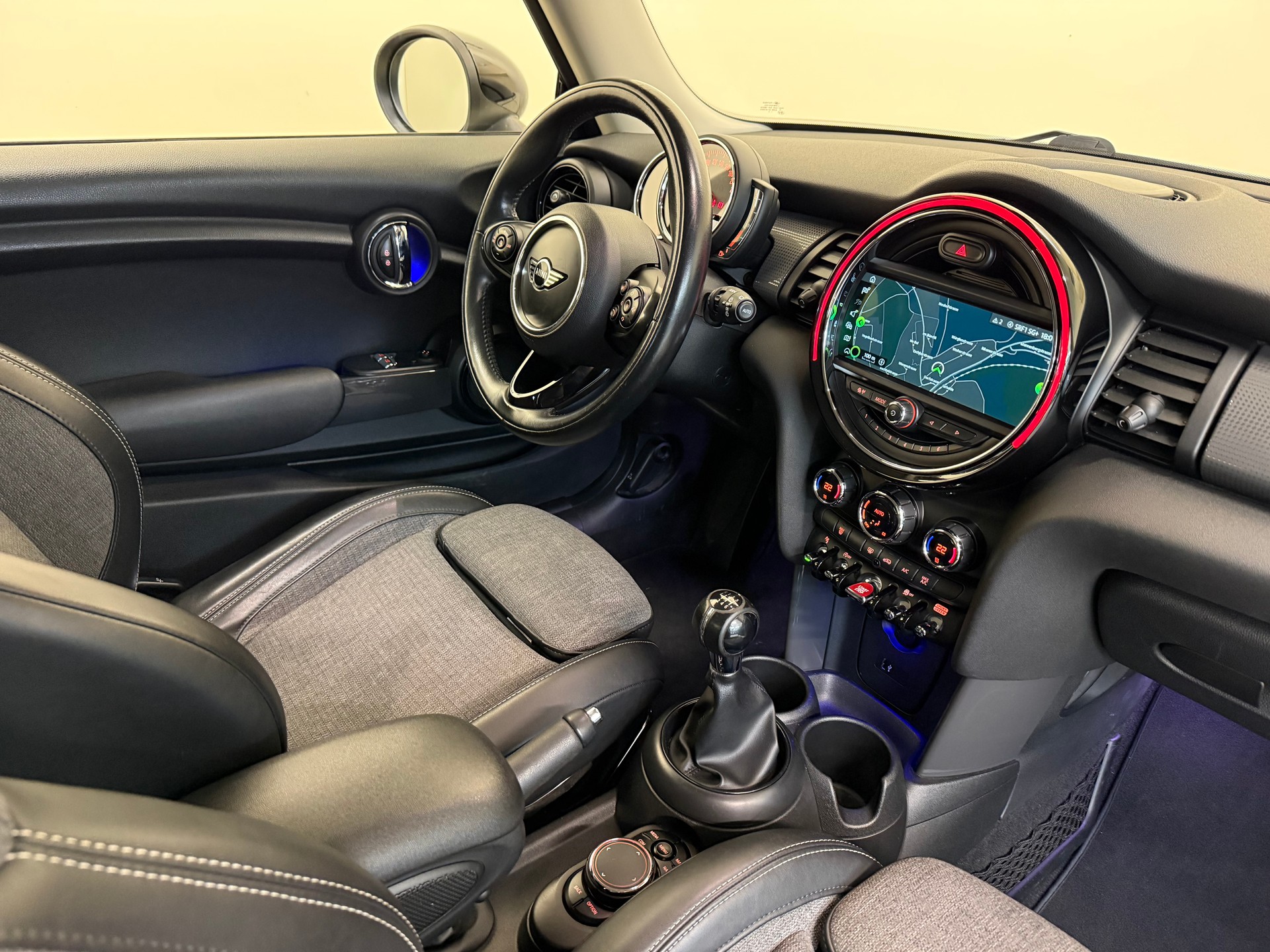 MINI Cooper-image-22