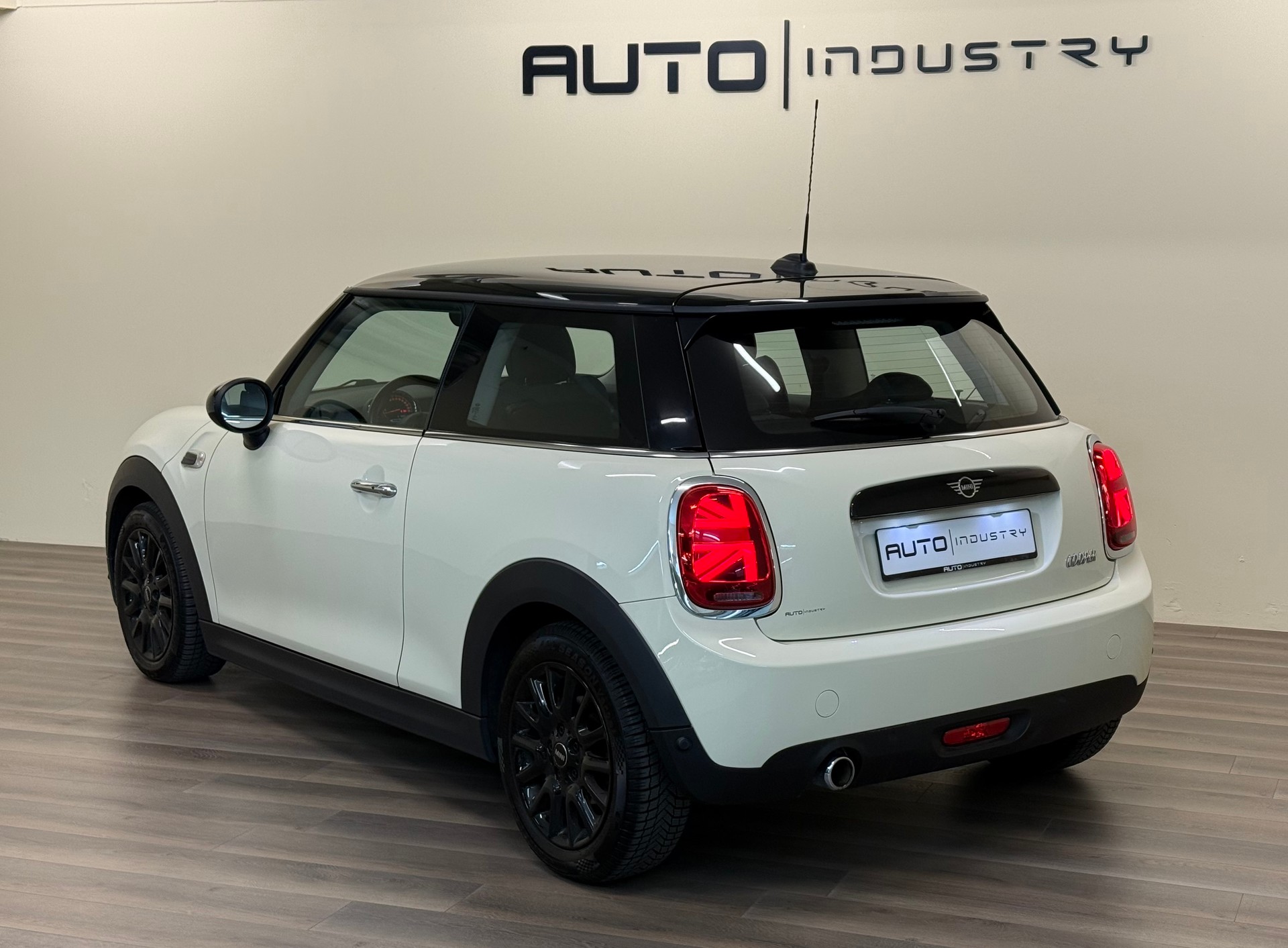 MINI Cooper-image-9