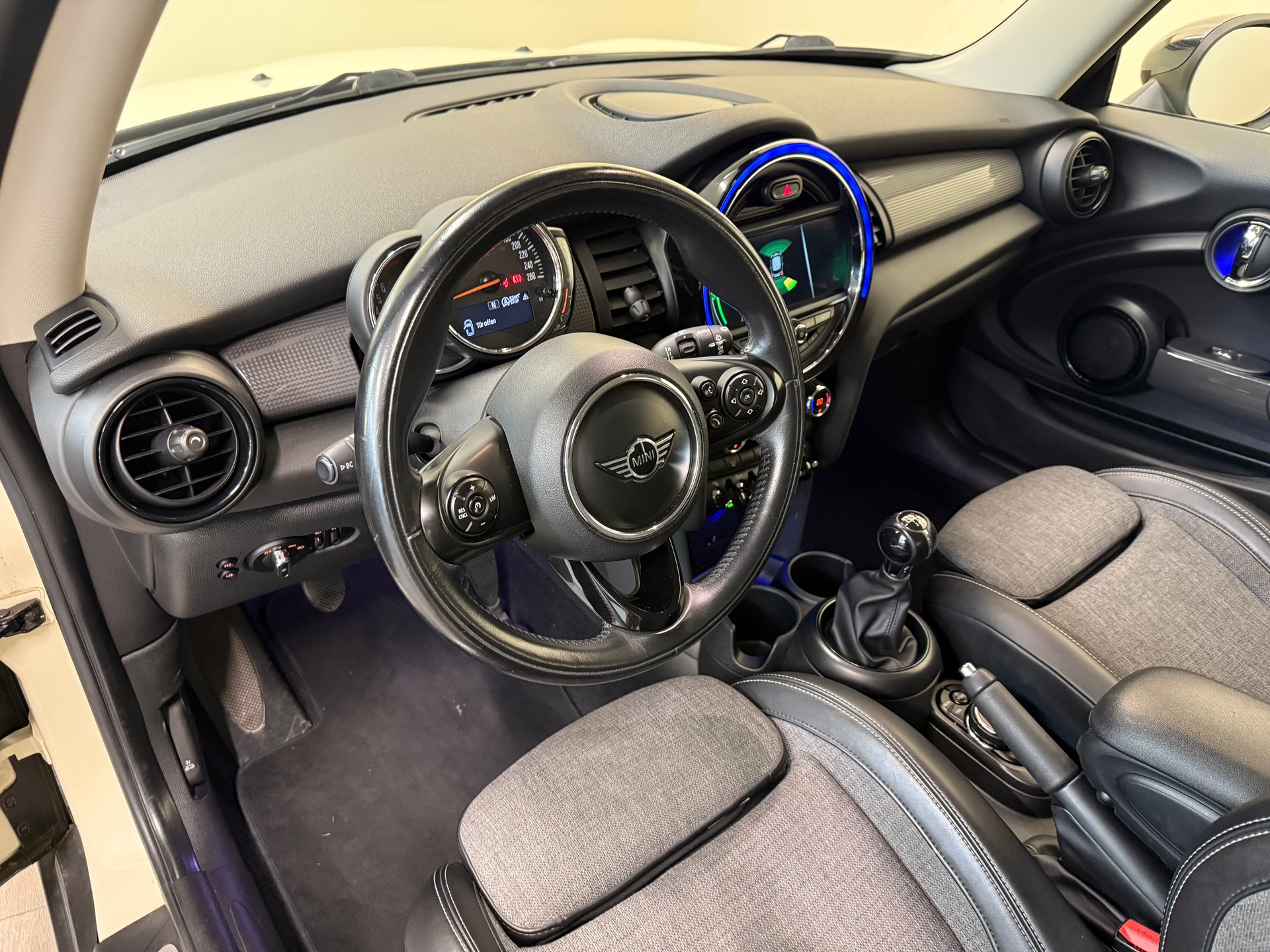MINI Cooper-image-12