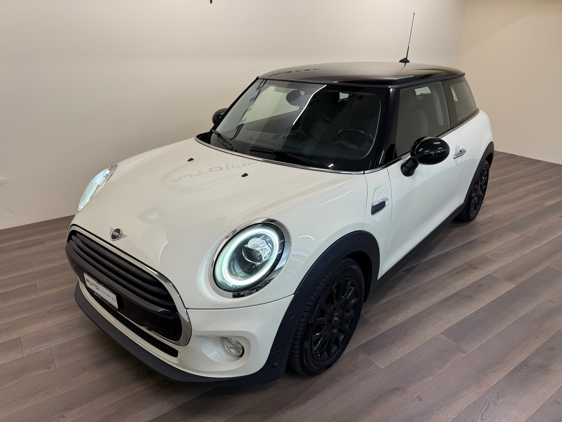 MINI Cooper-image-1