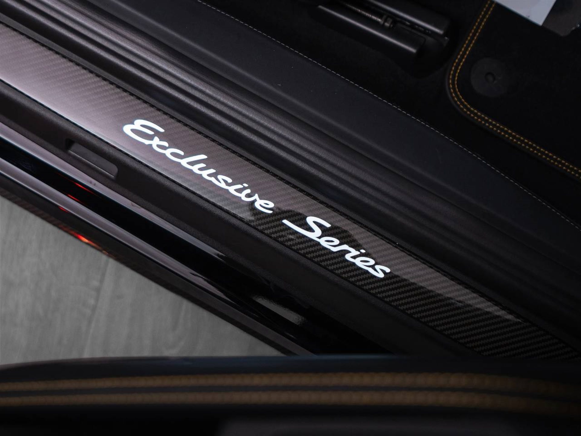 PORSCHE 911 Turbo S Exclusive Series-image-31