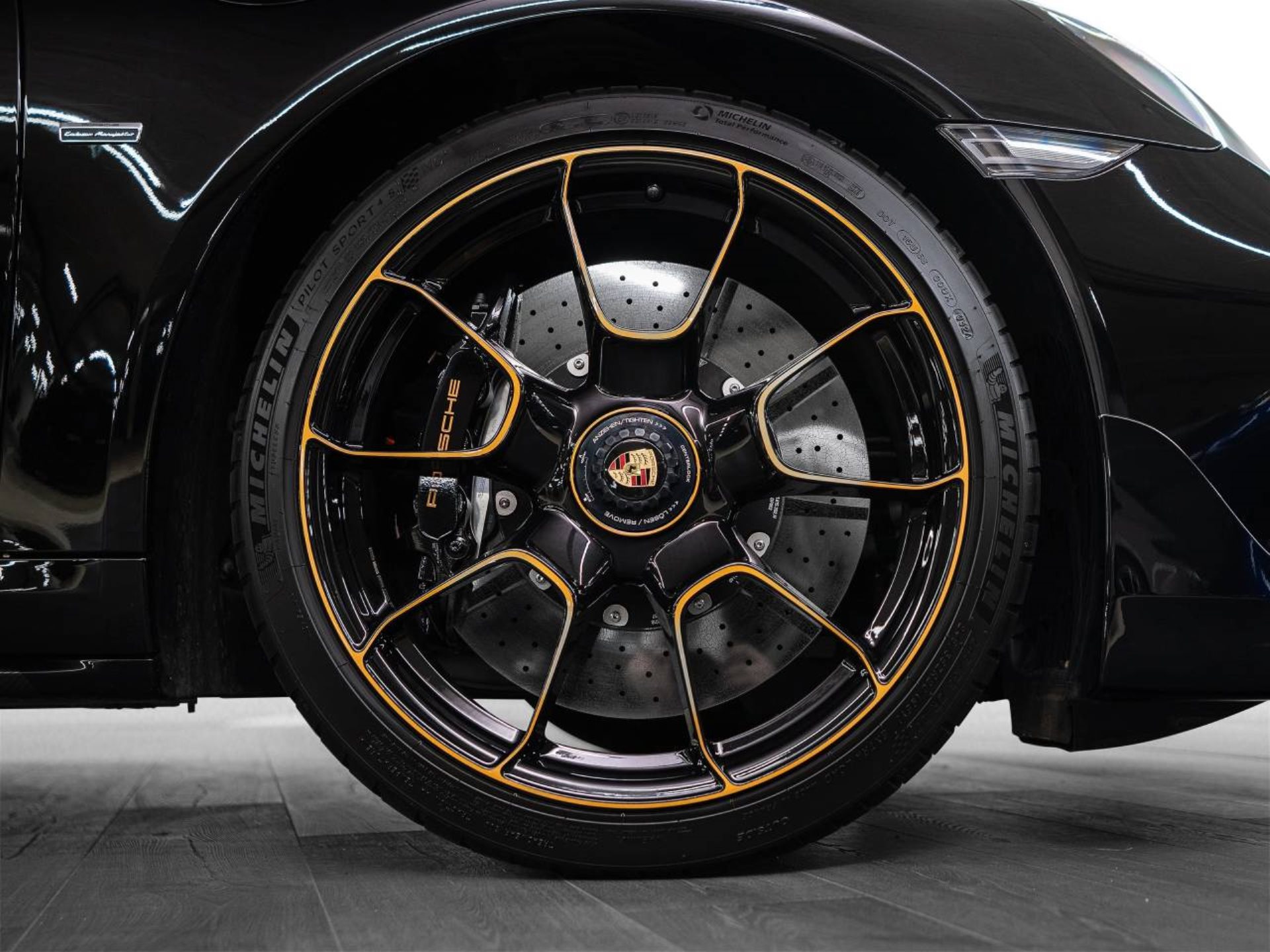 PORSCHE 911 Turbo S Exclusive Series-image-9