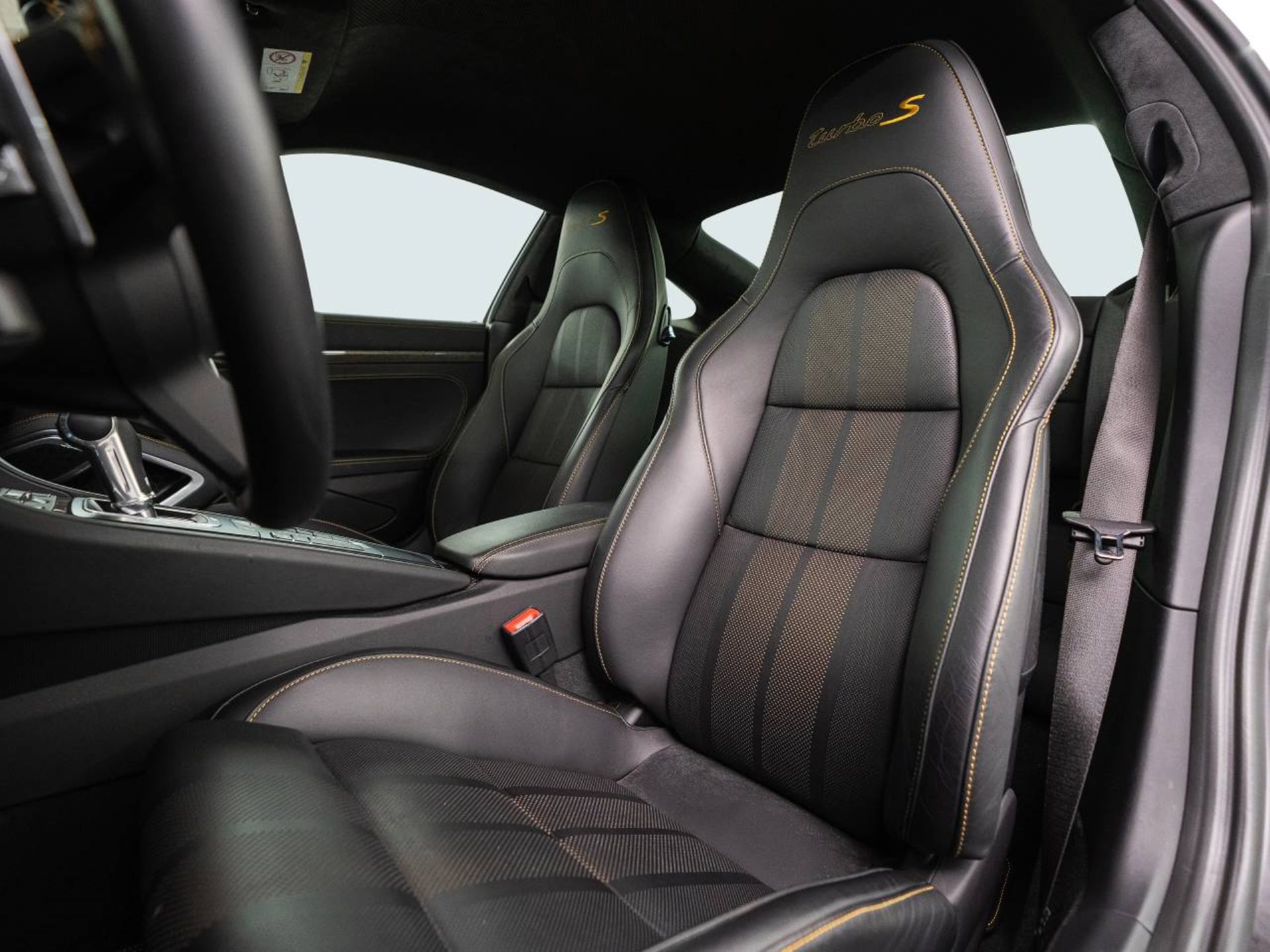 PORSCHE 911 Turbo S Exclusive Series-image-4