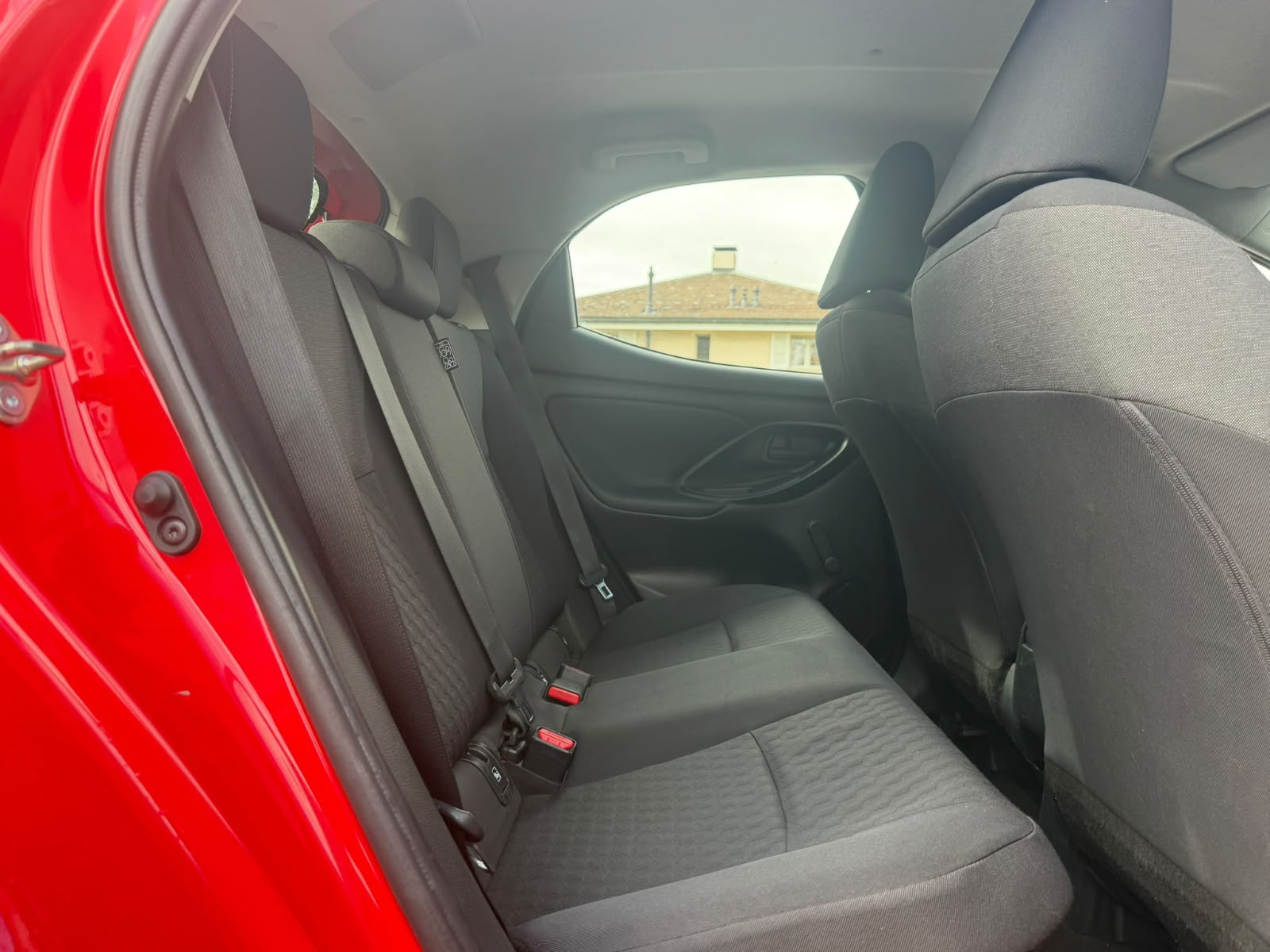 TOYOTA Yaris 1.5 Style e-CVT-image-21