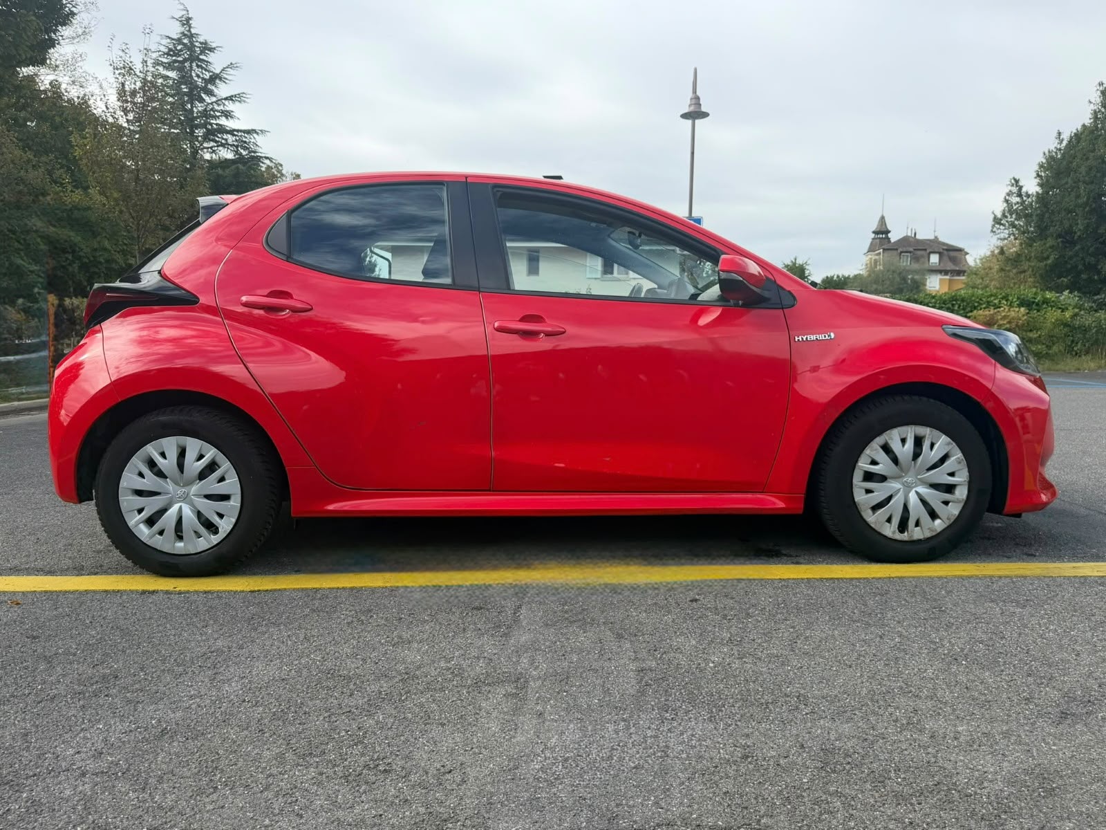 TOYOTA Yaris 1.5 Style e-CVT-image-6