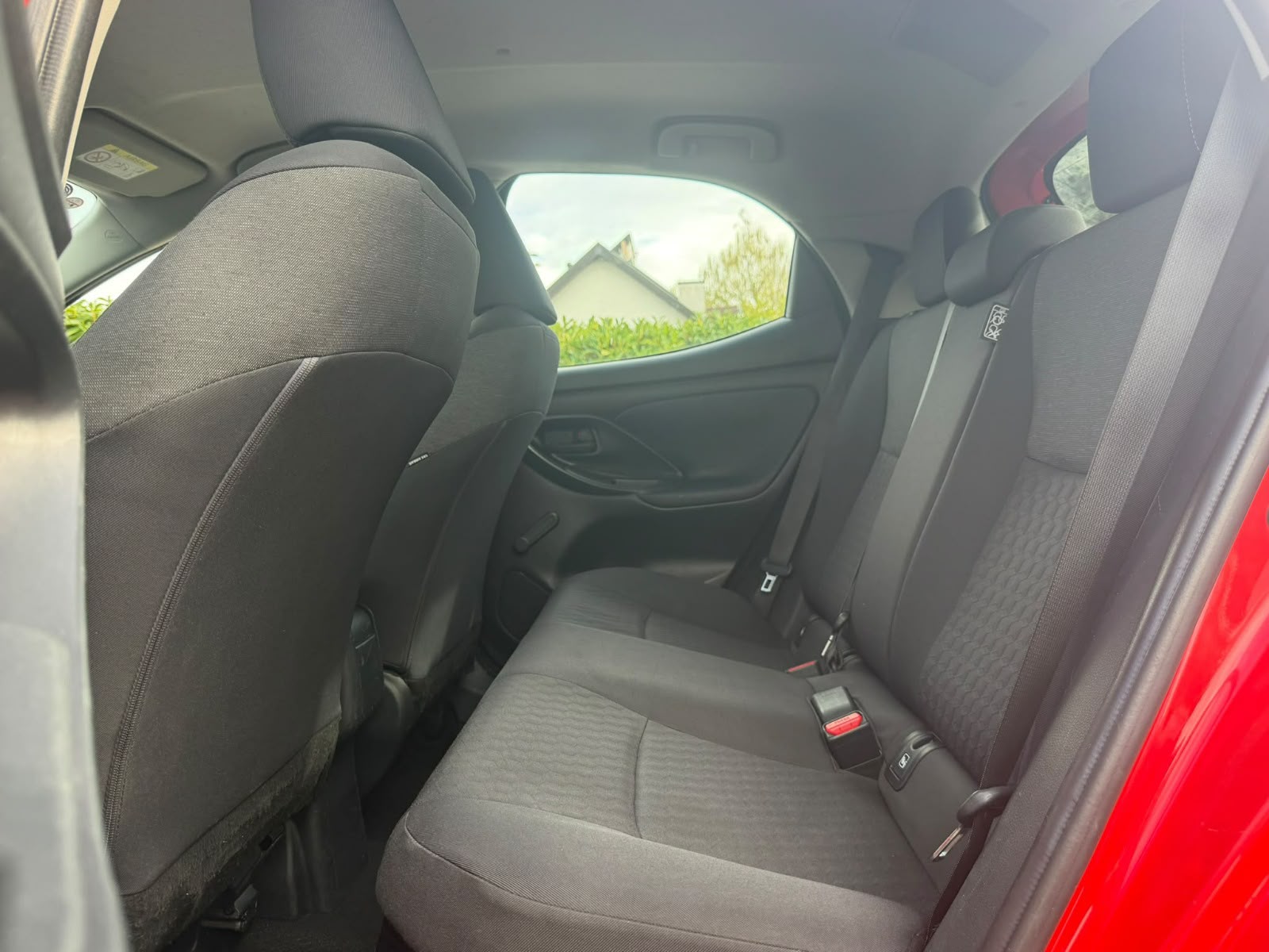 TOYOTA Yaris 1.5 Style e-CVT-image-19