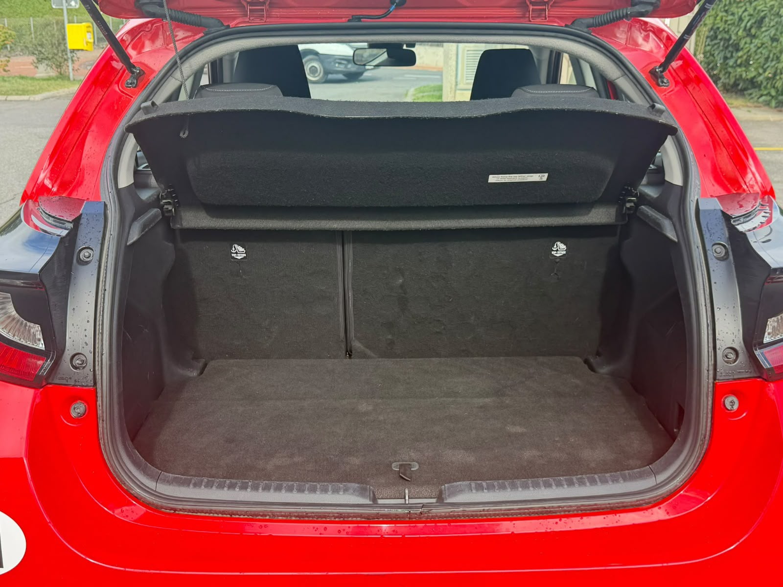 TOYOTA Yaris 1.5 Style e-CVT-image-28